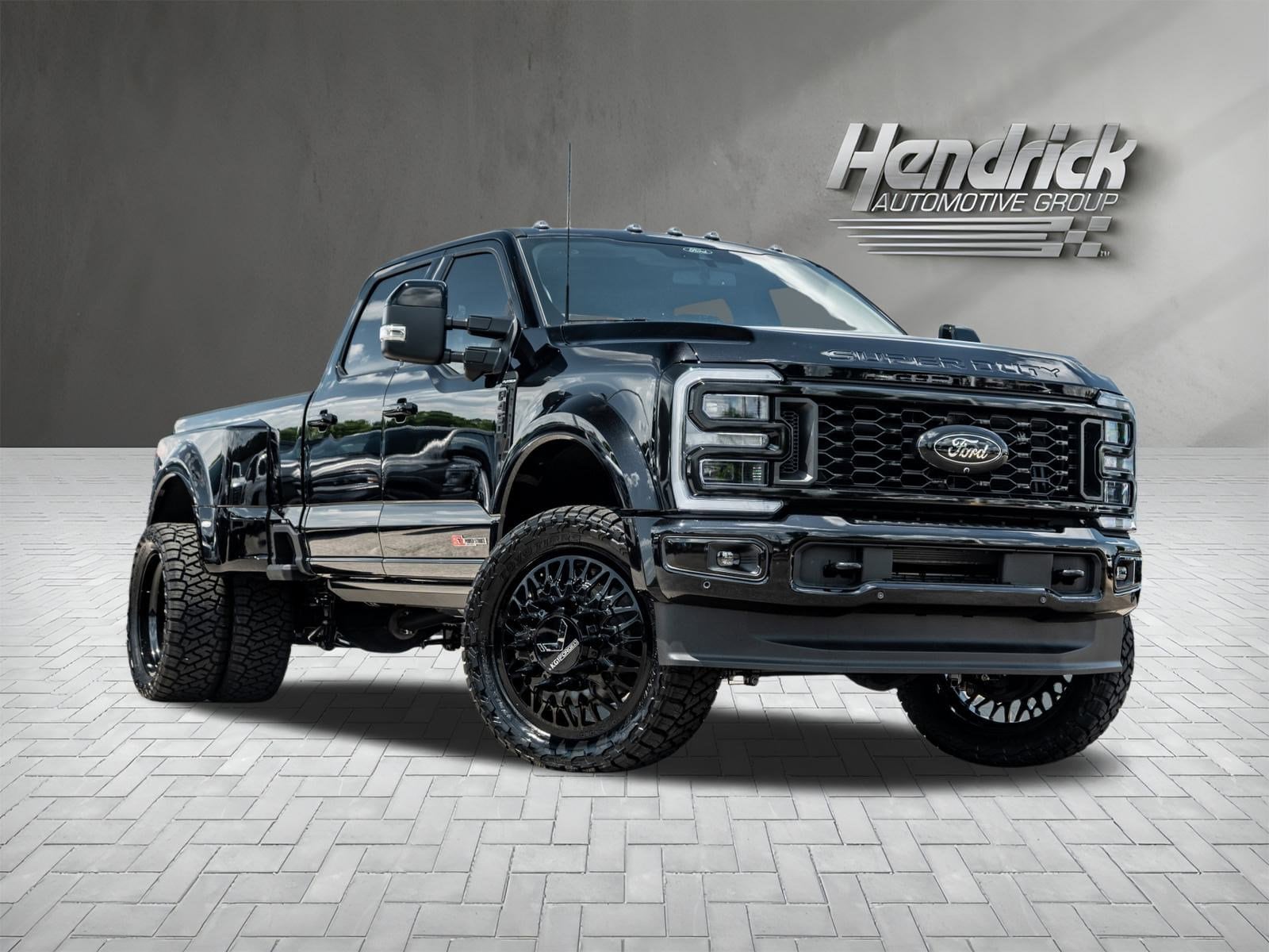 2025 Ford Super Duty F-450 DRW Platinum