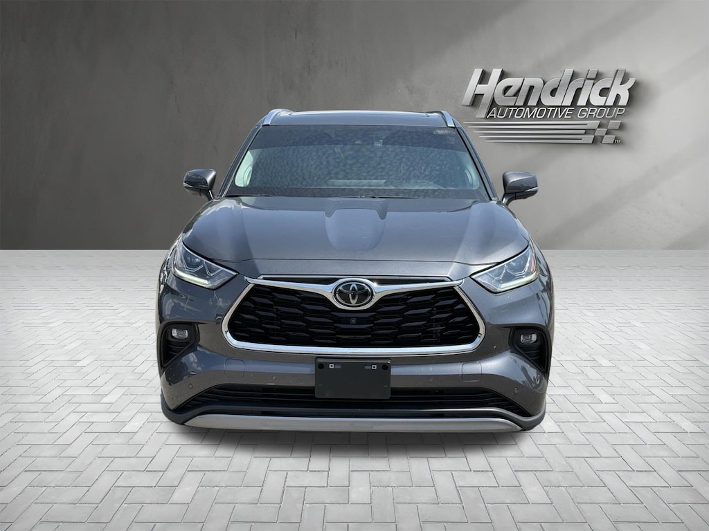 Used 2024 Toyota Highlander Platinum SUV