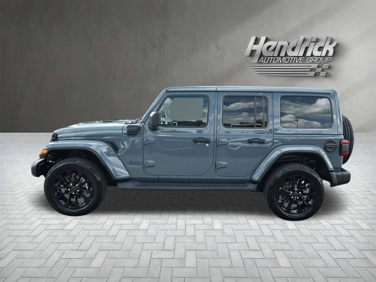 2025 Jeep Wrangler 4xe Sahara photo 3