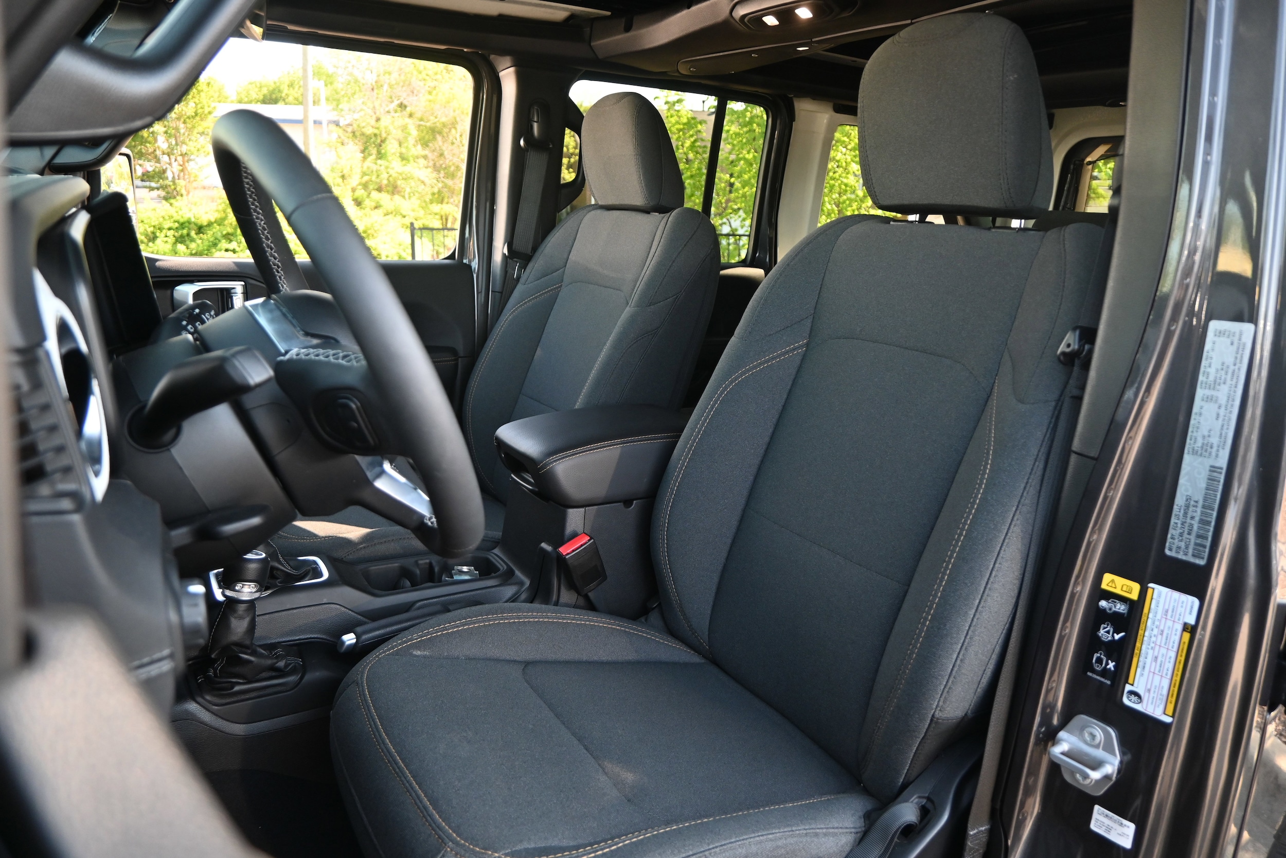 2025 Jeep Wrangler 4xe Sahara photo 5