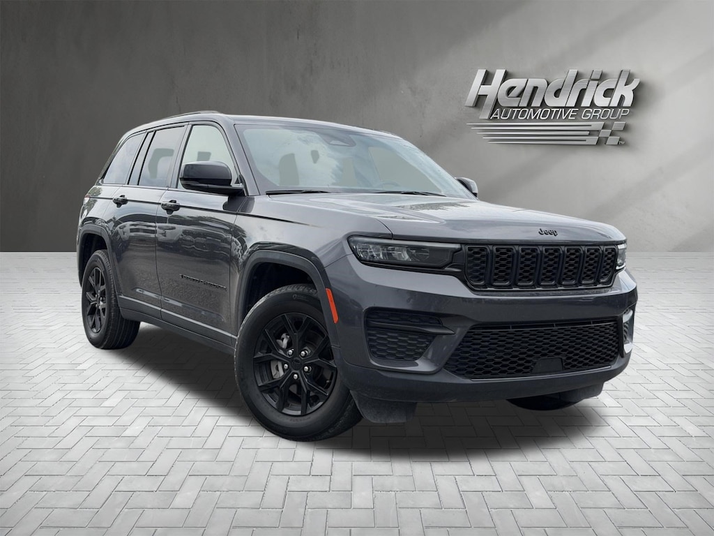 Used 2024 Jeep Grand Cherokee Altitude SUV