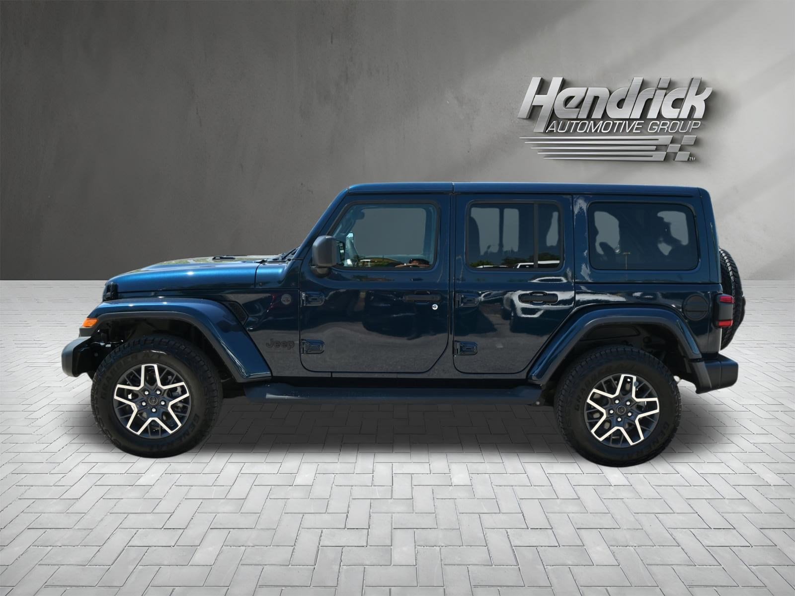 2025 Jeep Wrangler Sahara photo 3