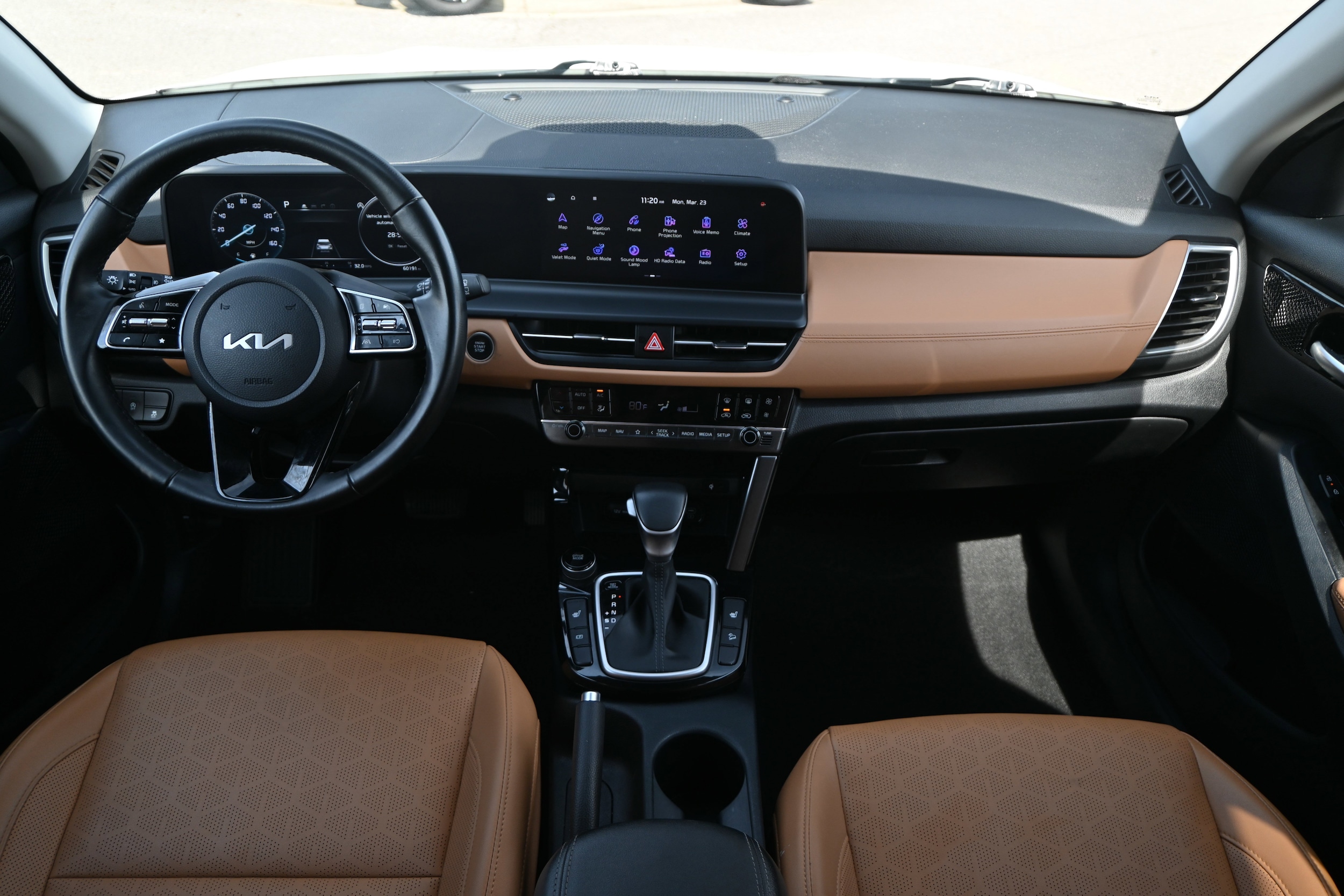 2024 Kia Seltos EX photo 2