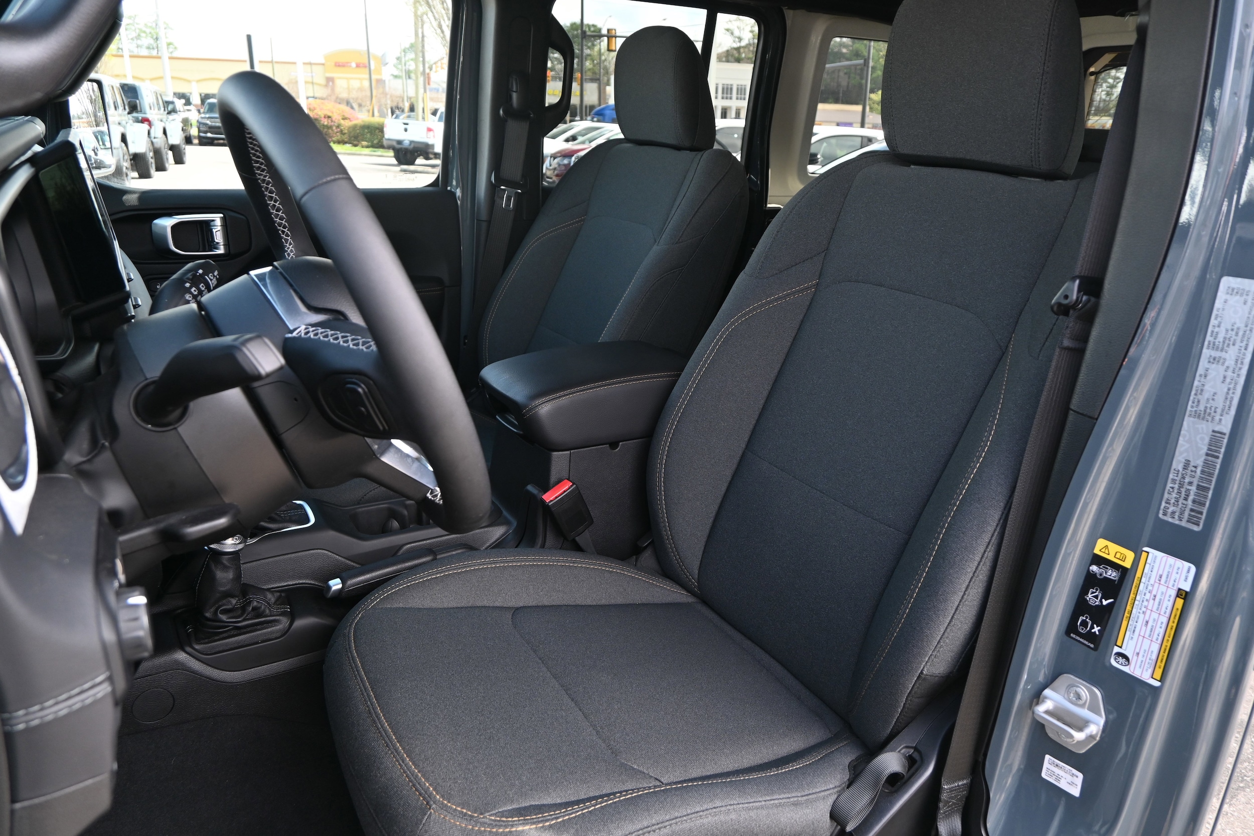 2025 Jeep Wrangler 4xe Sahara photo 5