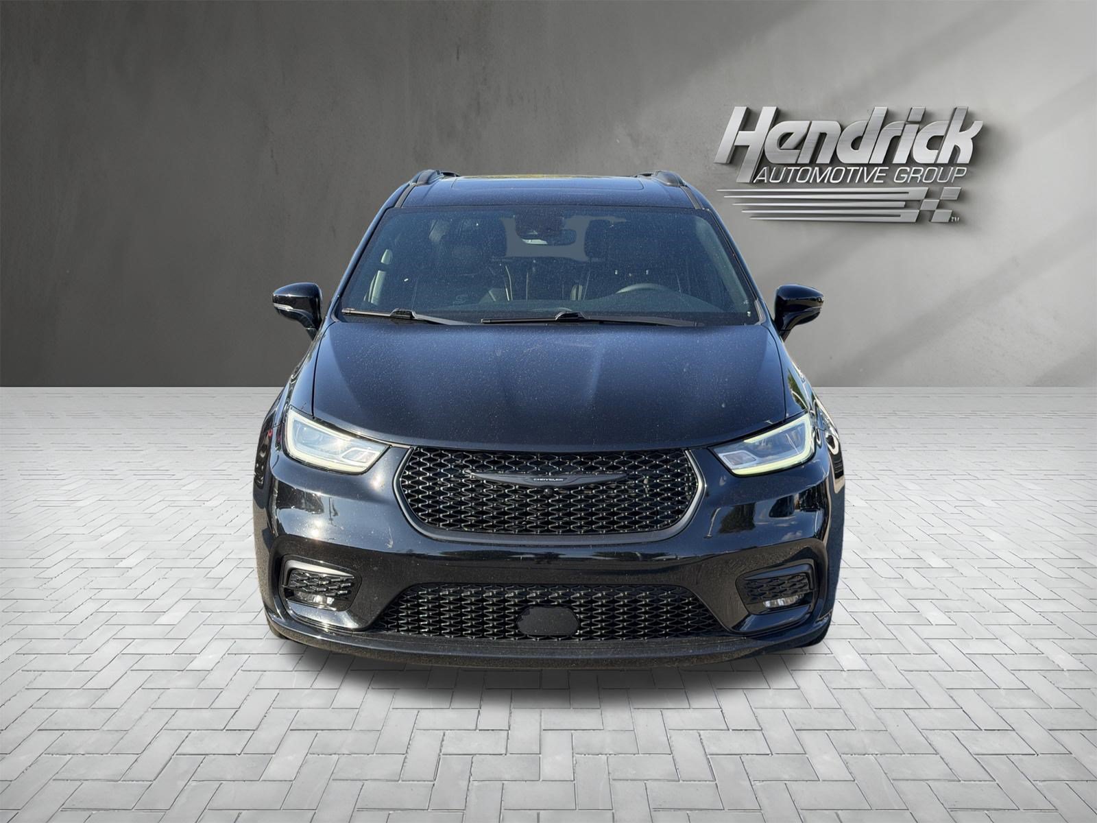Used 2025 Chrysler Pacifica Limited Minivan