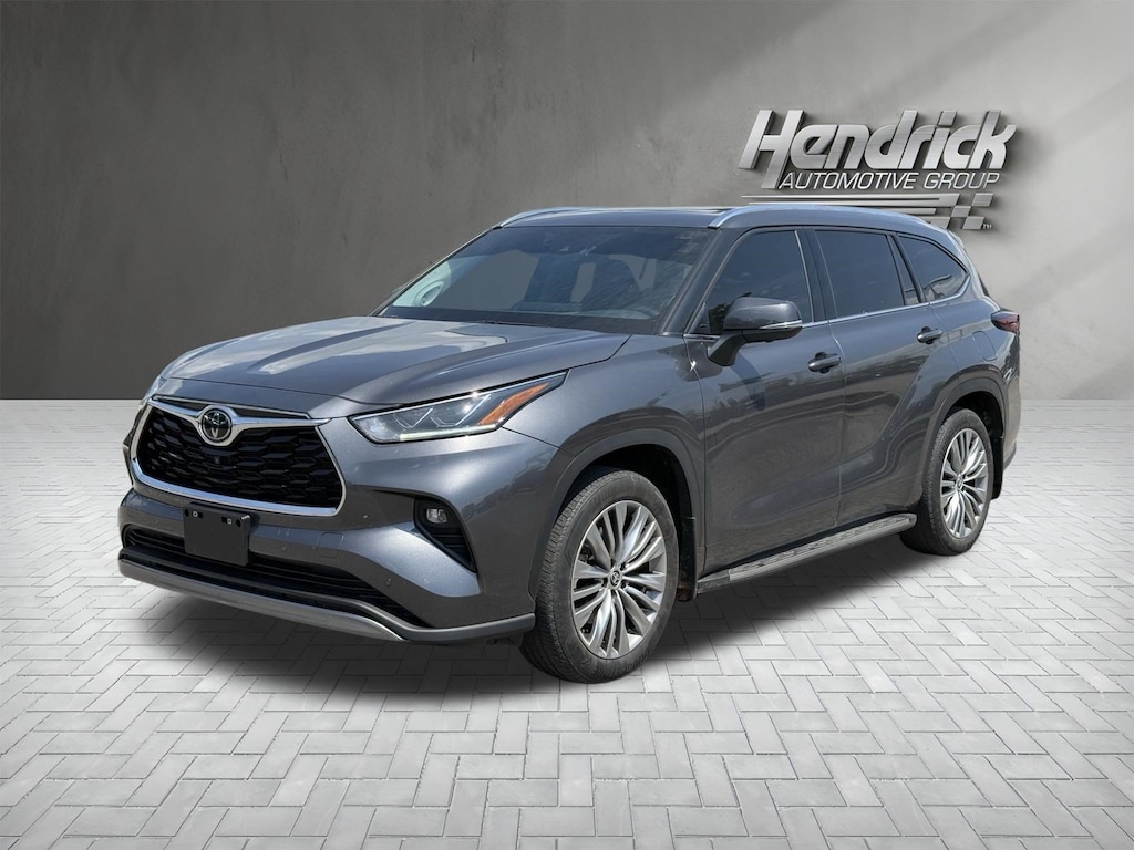 Used 2024 Toyota Highlander Platinum SUV