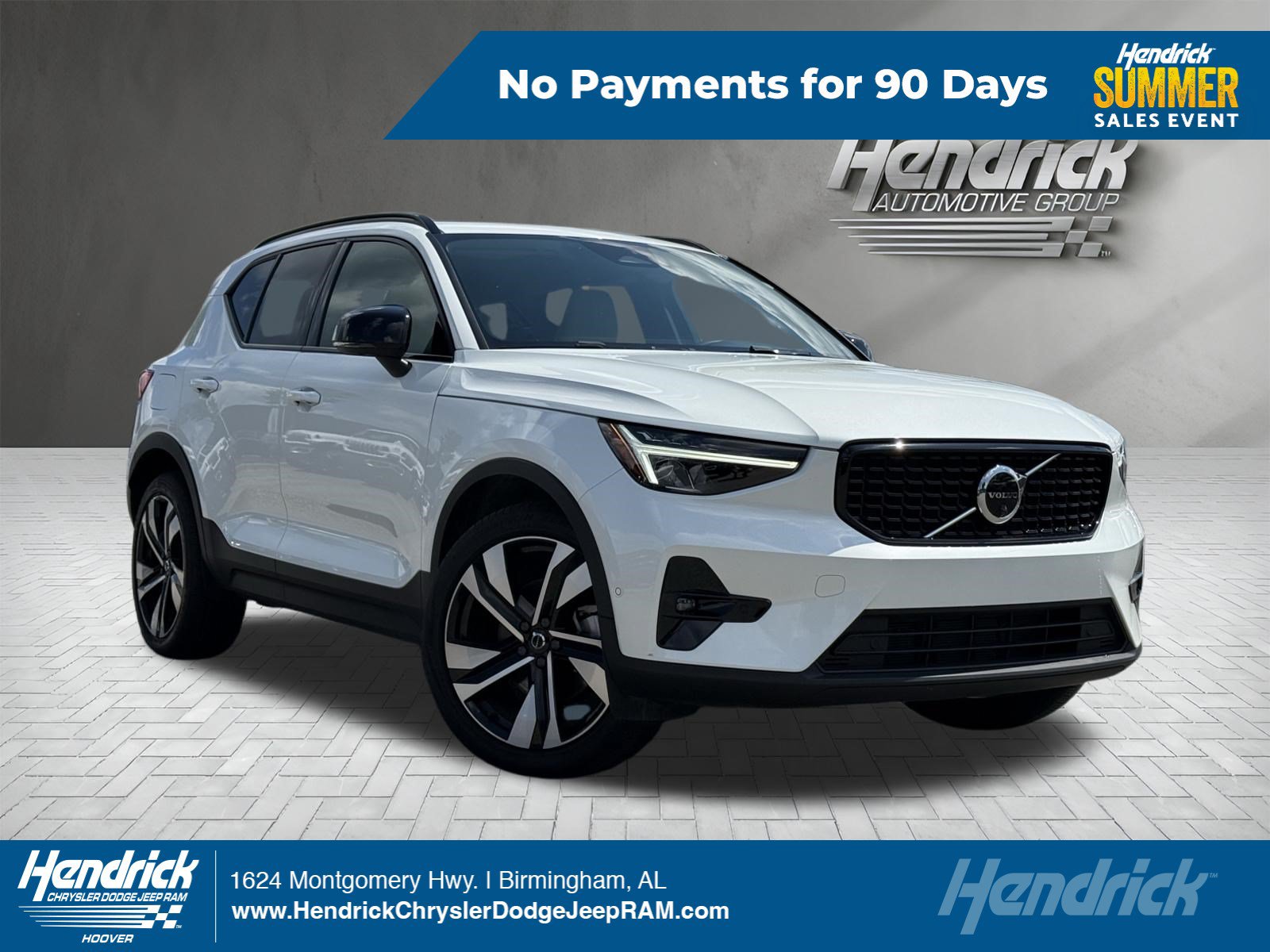 Volvo XC40 Plus Dark Theme