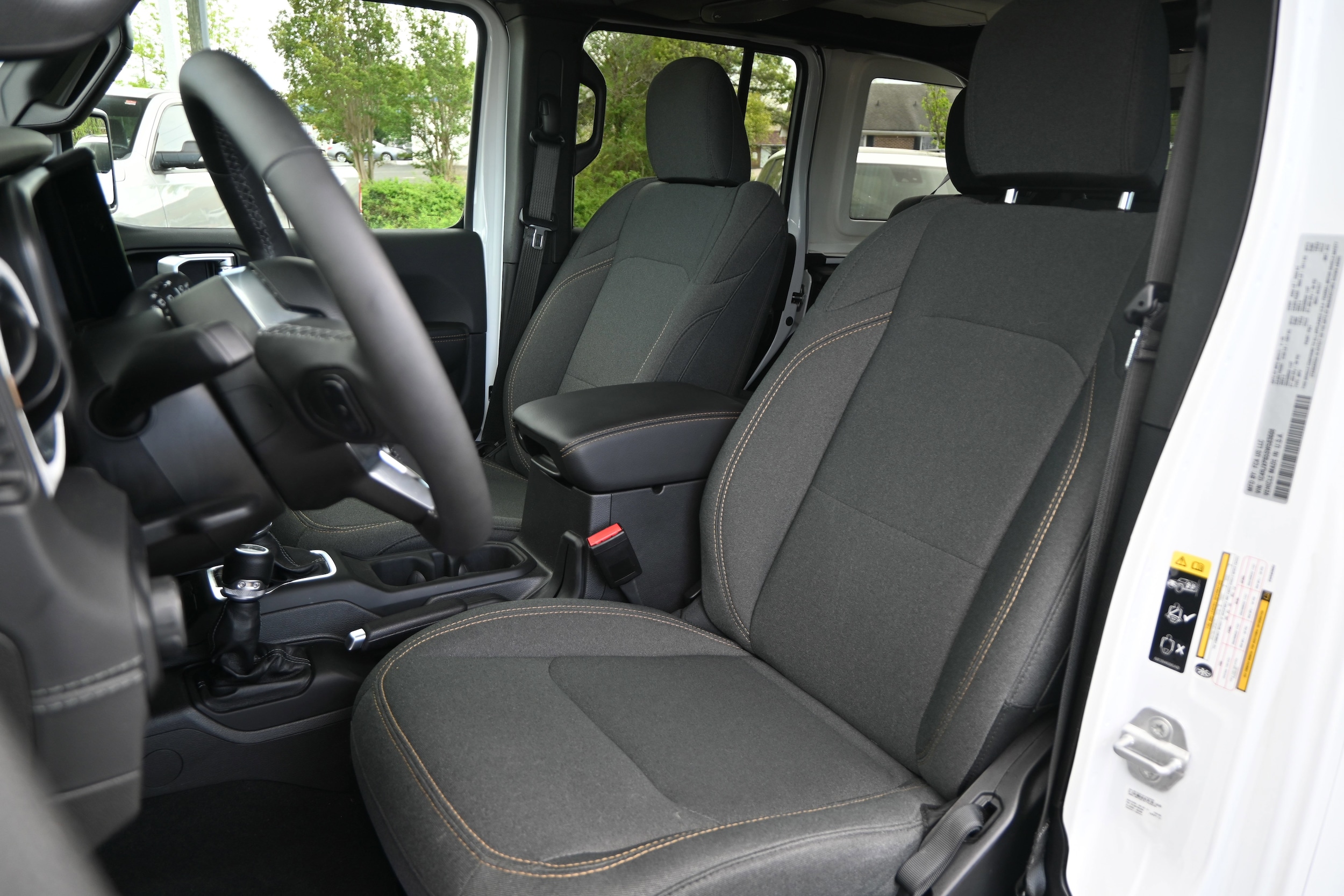 2025 Jeep Wrangler 4xe Sahara photo 5