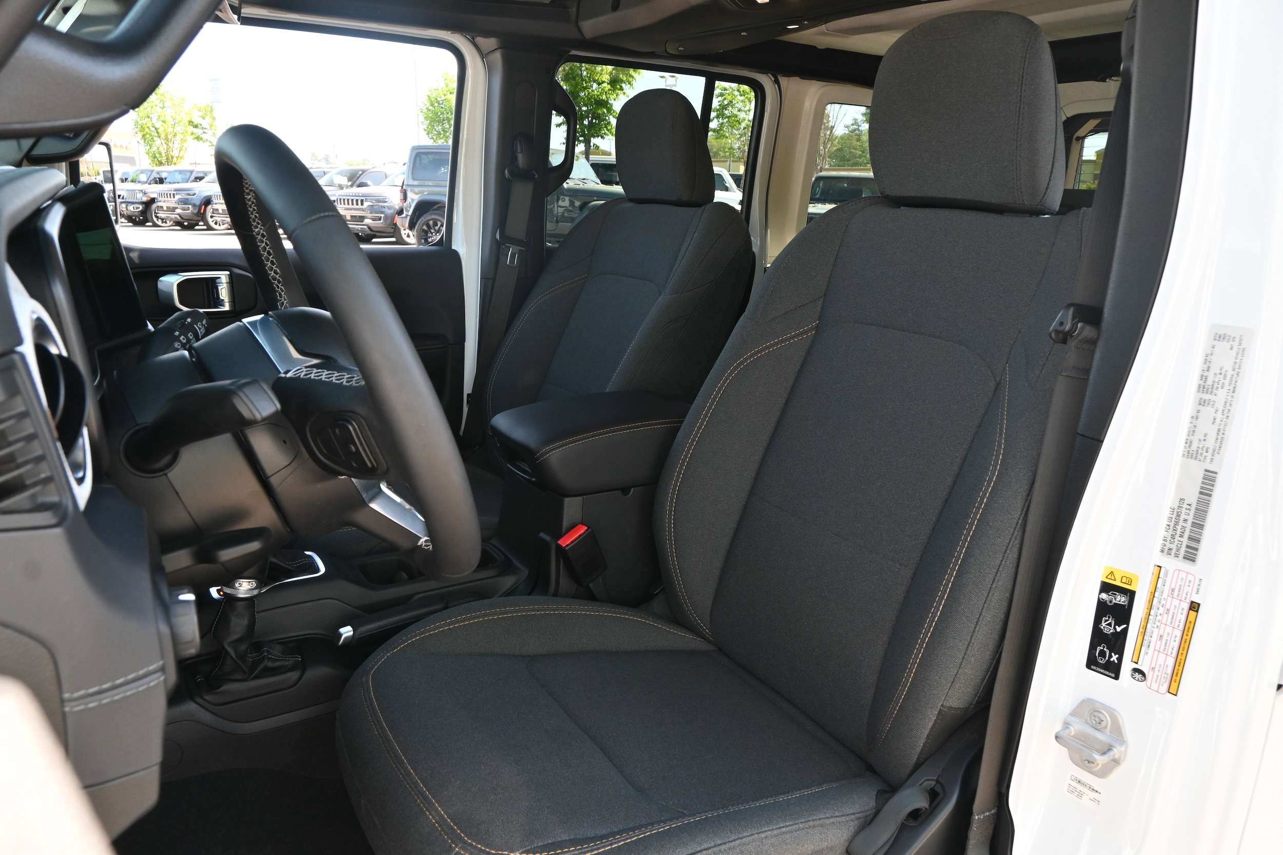 2025 Jeep Wrangler 4xe Sahara photo 5