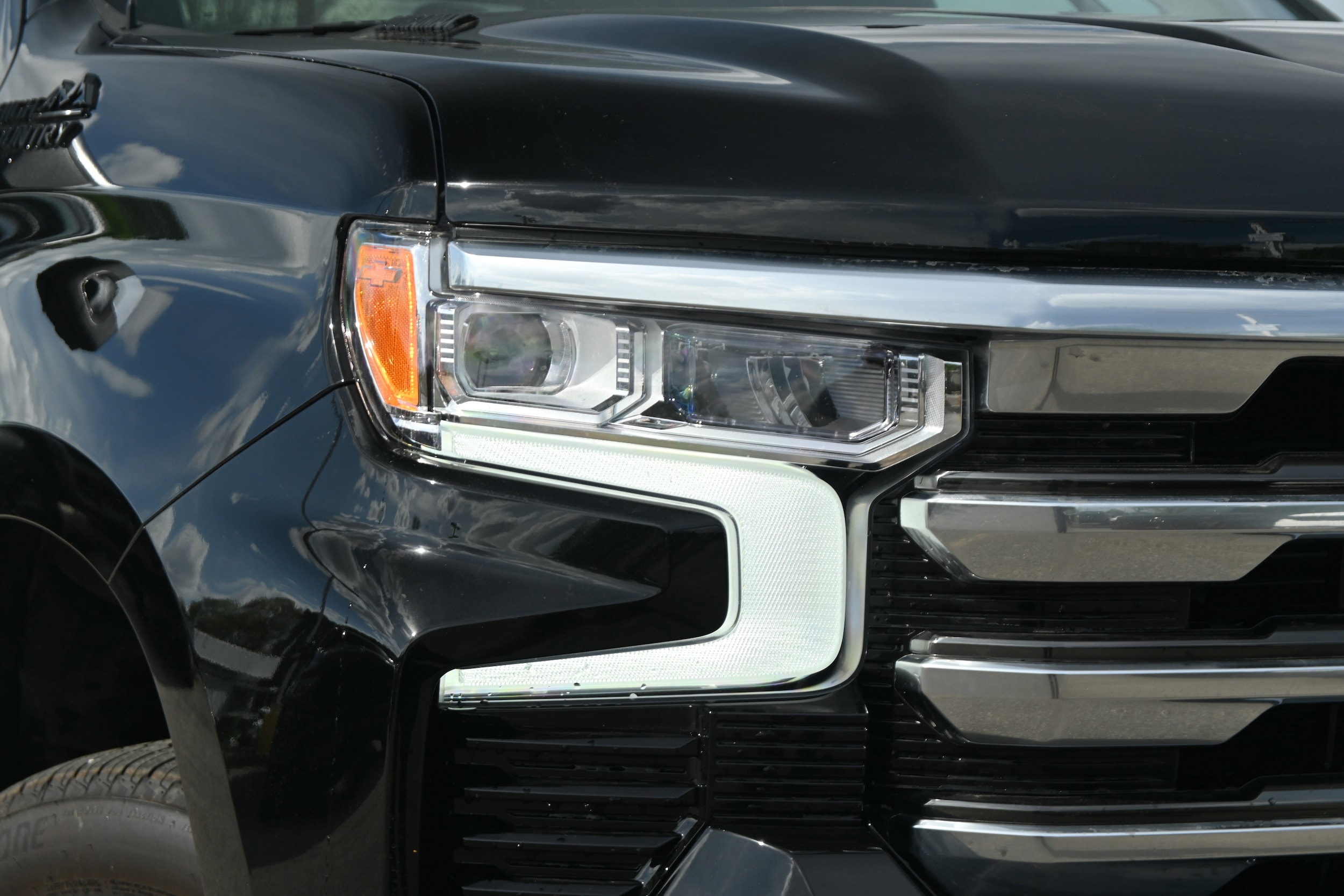 2025 Chevrolet Silverado 1500 High Country photo 4