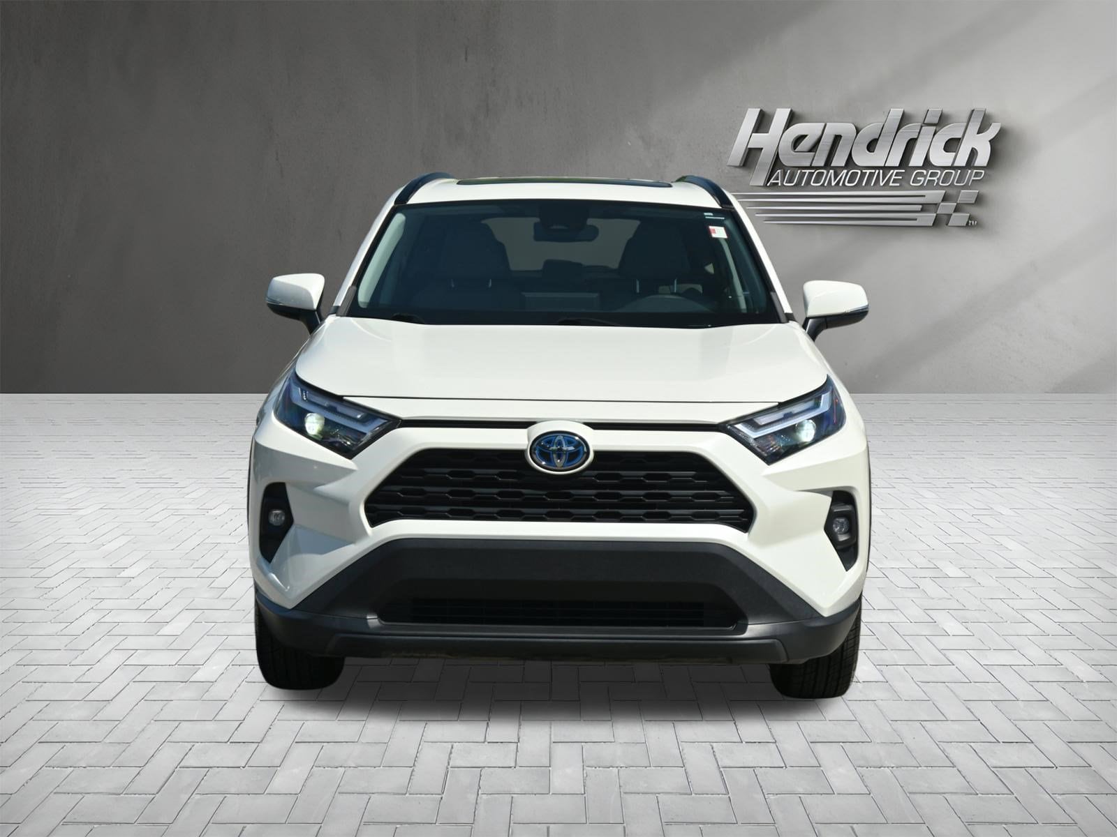 2022 Toyota RAV4 Hybrid XLE Premium photo 4