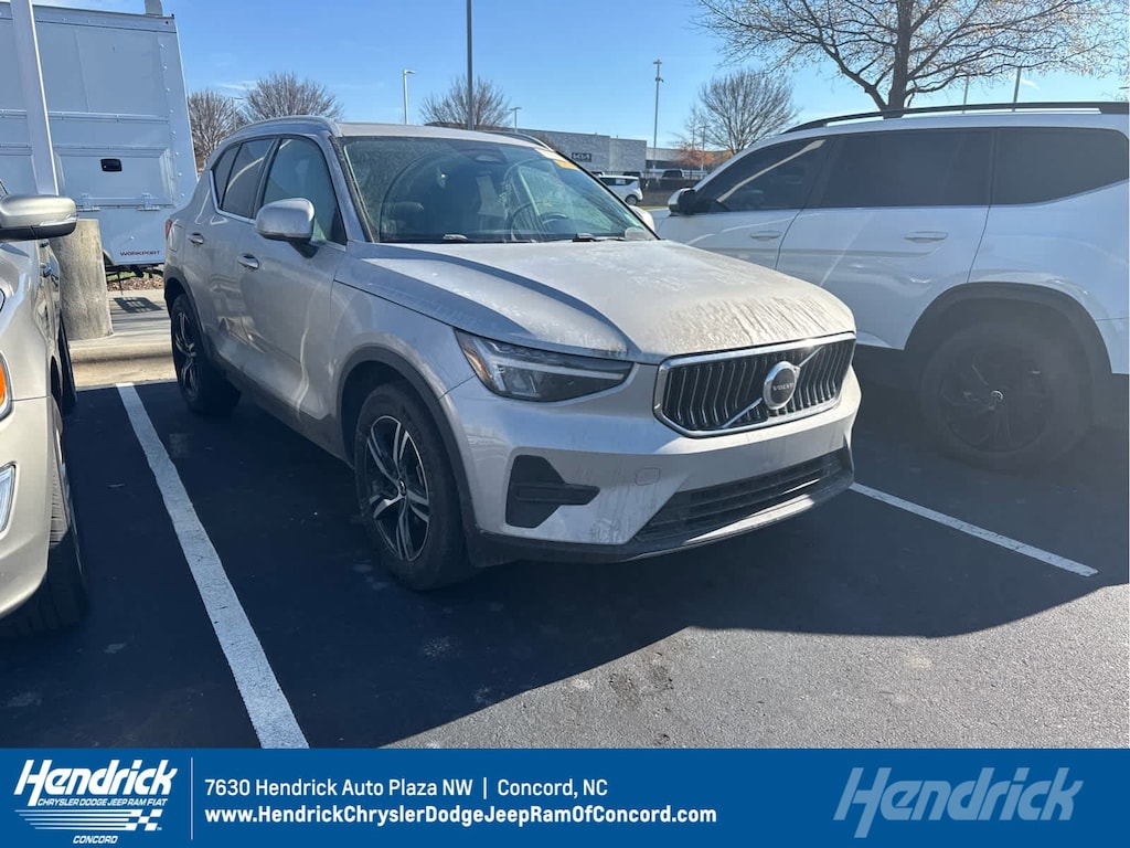 Used 2025 Volvo XC40 Core Bright Theme SUV