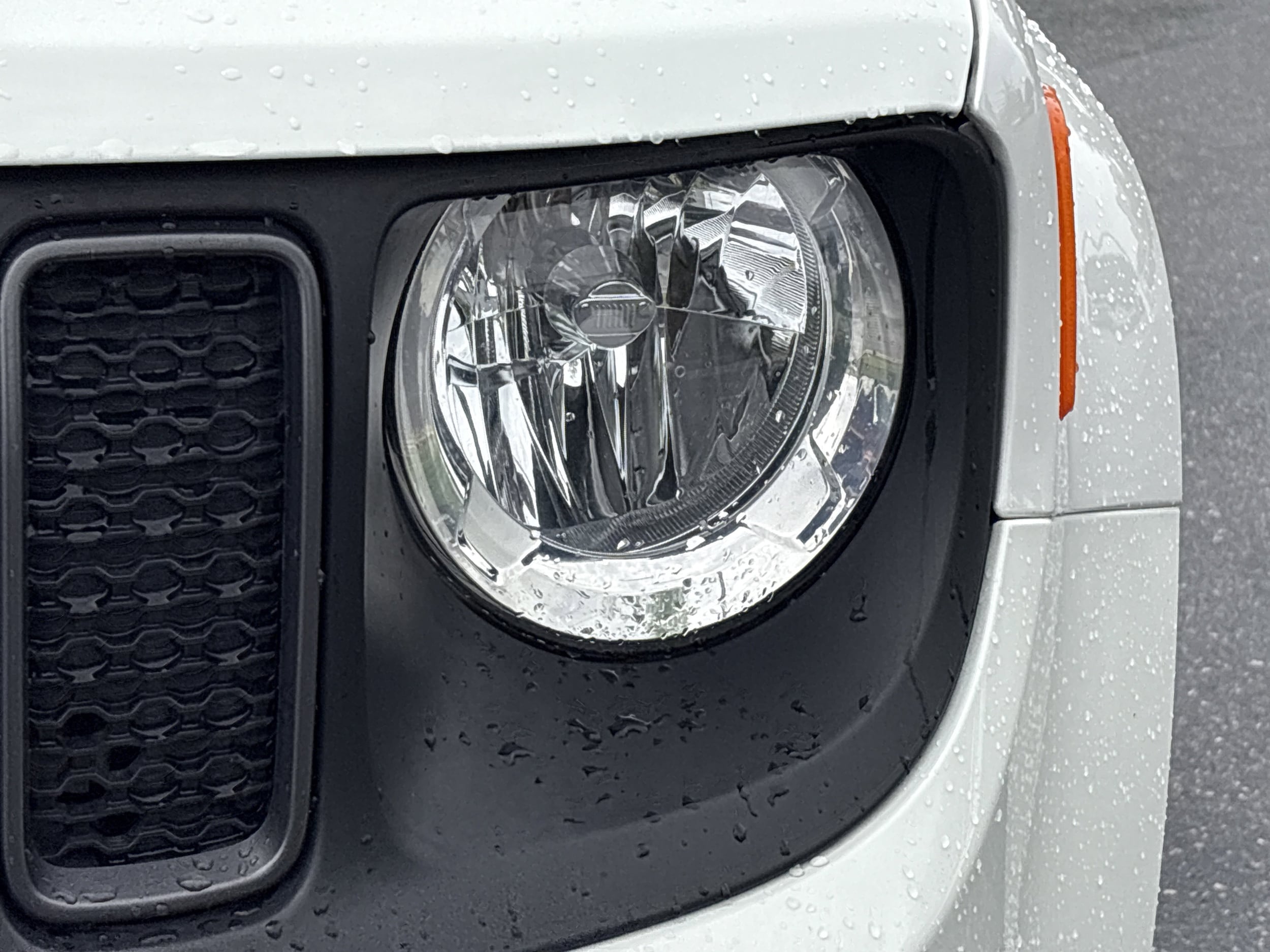 2023 Jeep Renegade Trailhawk photo 2
