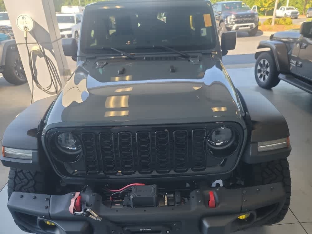2024 Jeep Wrangler Willys photo 3