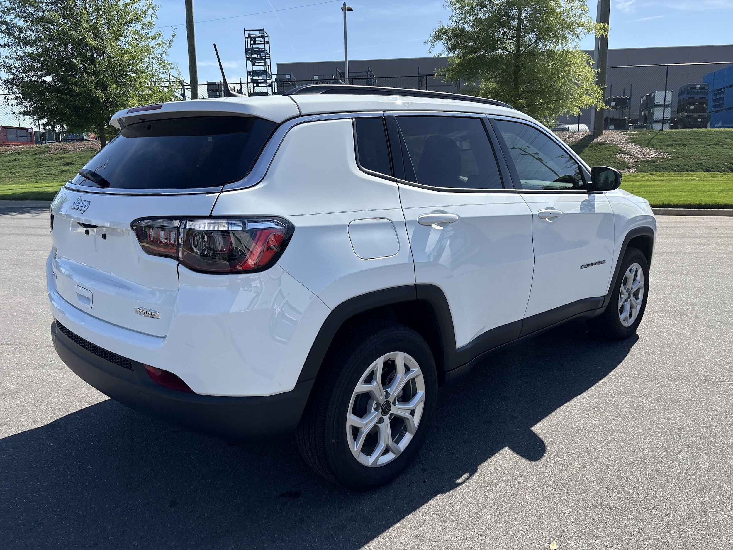 2025 Jeep Compass Latitude photo 3