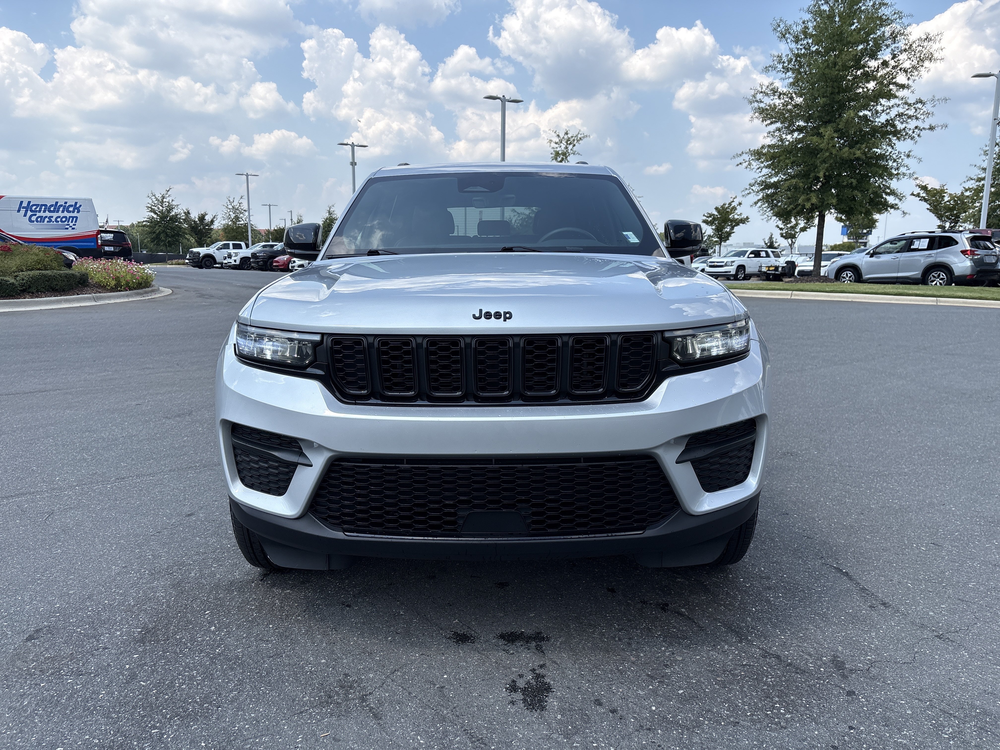 Used 2025 Jeep Grand Cherokee Altitude SUV