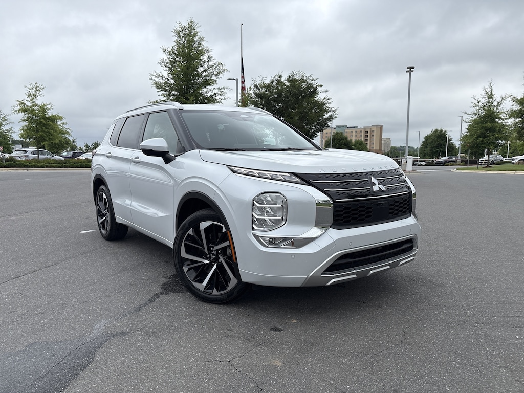 Used 2023 Mitsubishi Outlander SEL SUV