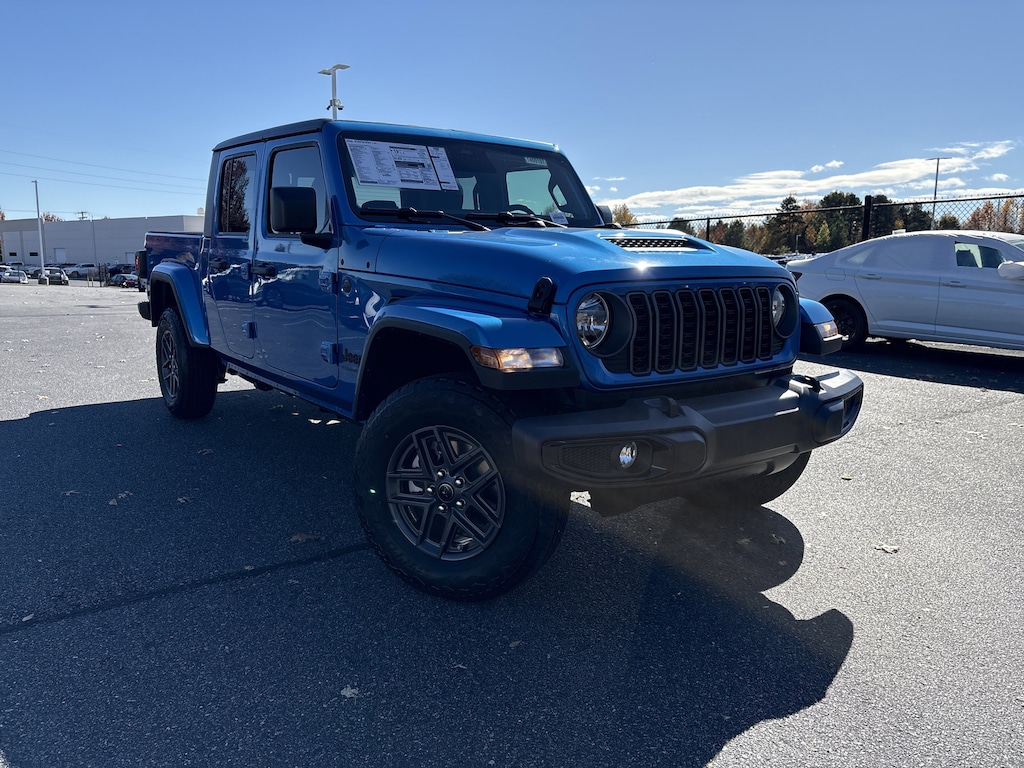 New 2026 Jeep Gladiator Sport S Pickup