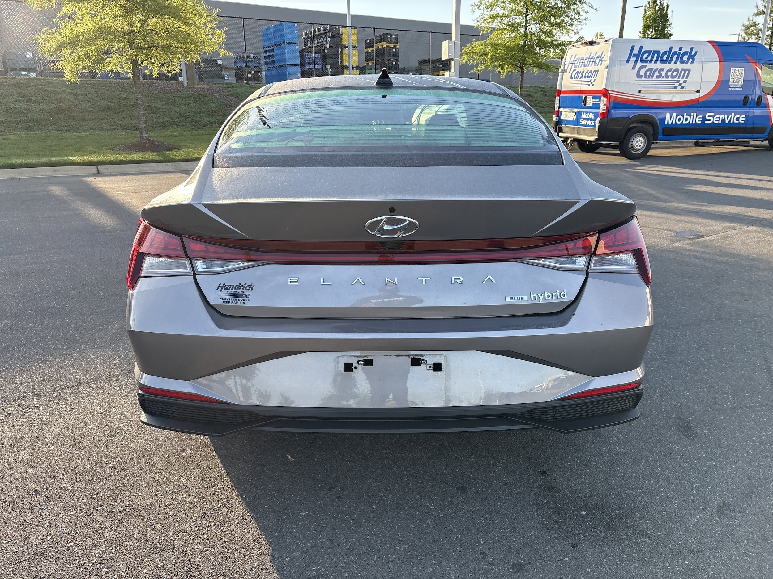 2023 Hyundai Elantra Hybrid Blue photo 3