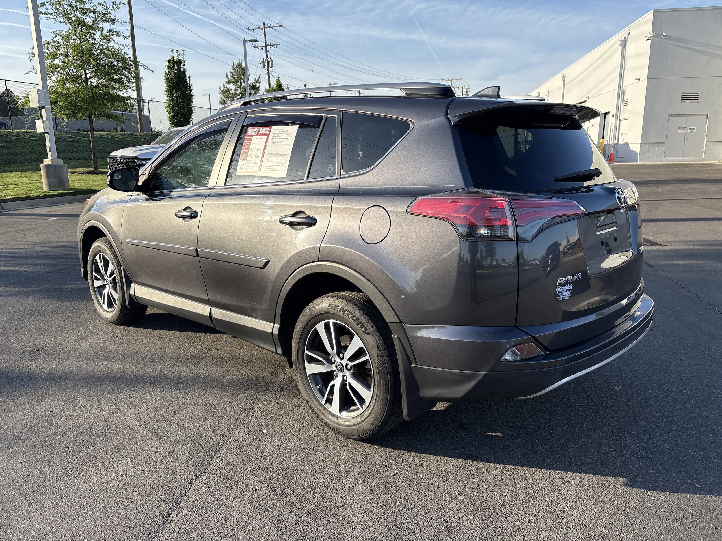 2017 Toyota RAV4 XLE photo 6