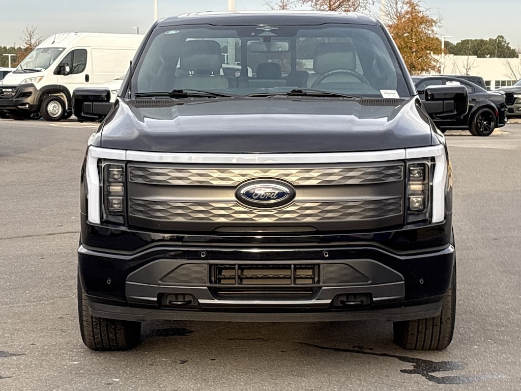 Used 2023 Ford F-150 Lightning LARIAT Pickup