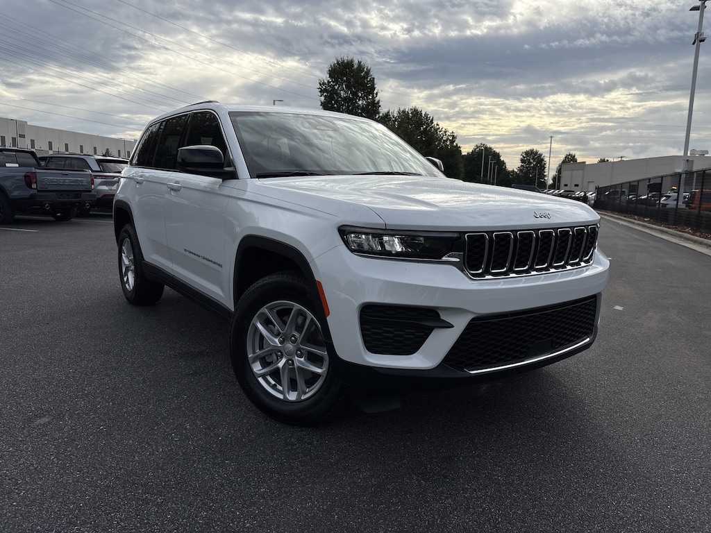 New 2025 Jeep Grand Cherokee Laredo X Sport Utility