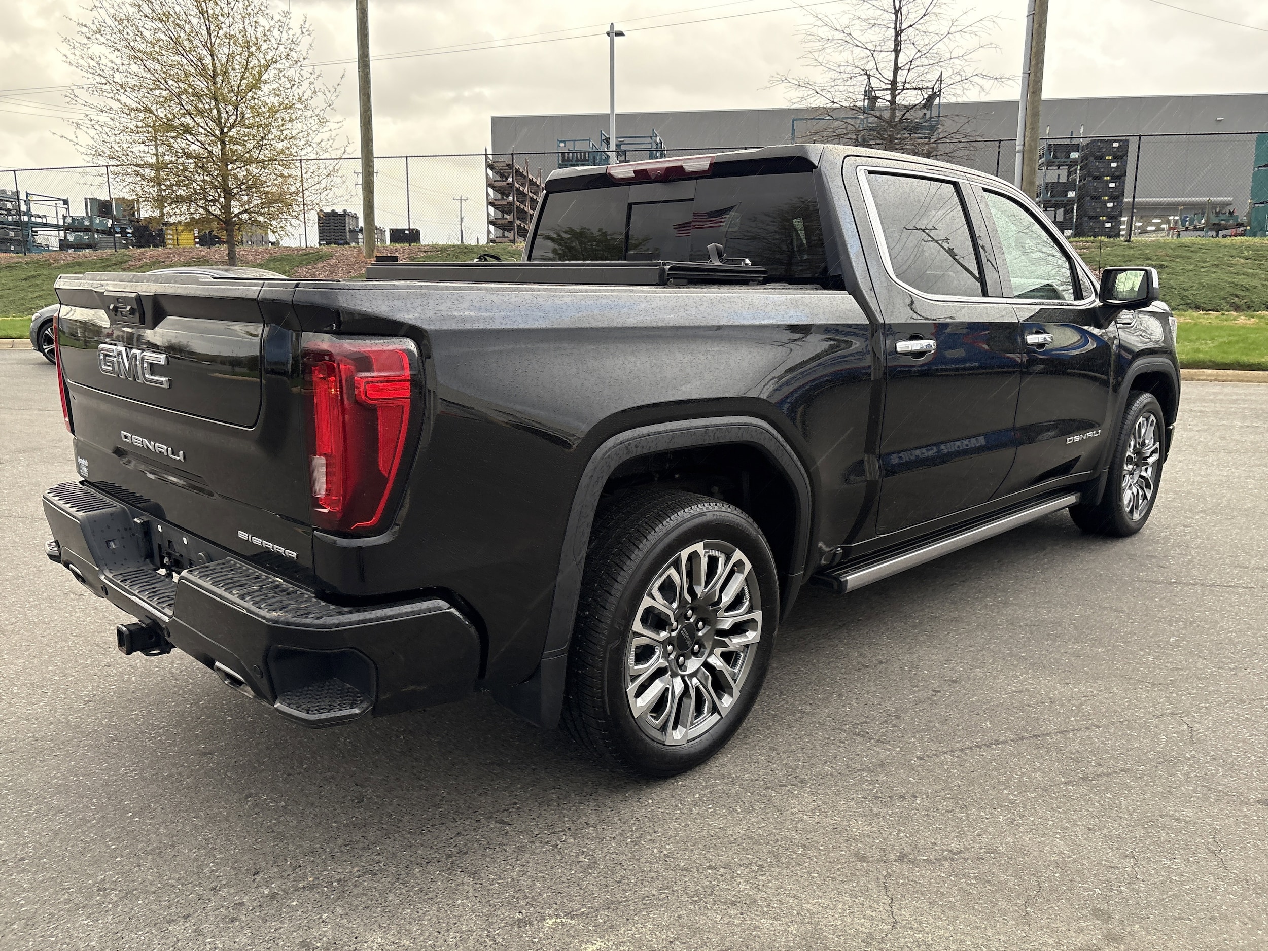 2024 GMC Sierra 1500 Denali Ultimate photo 3