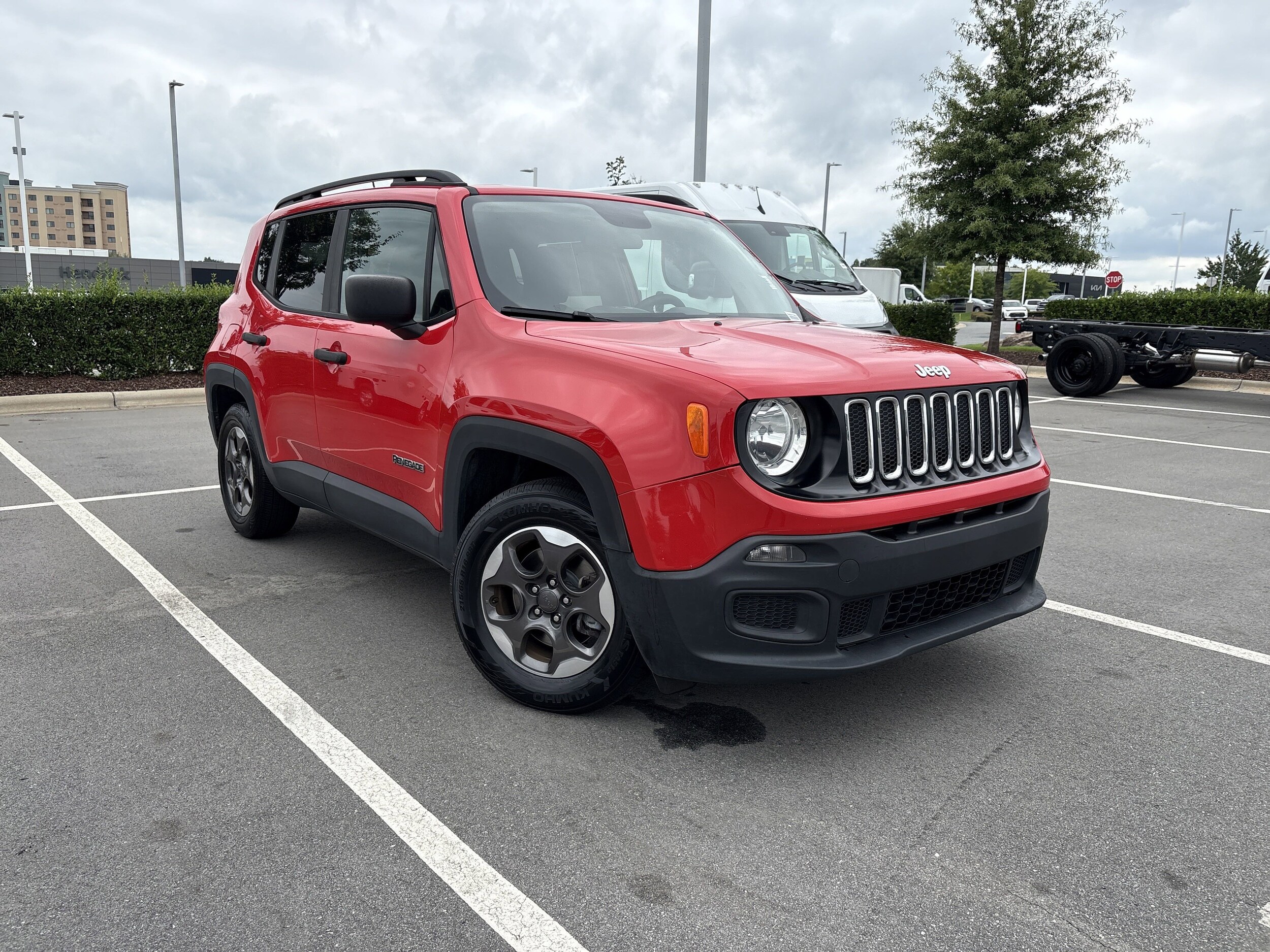 2017 Jeep Renegade Sport photo 2