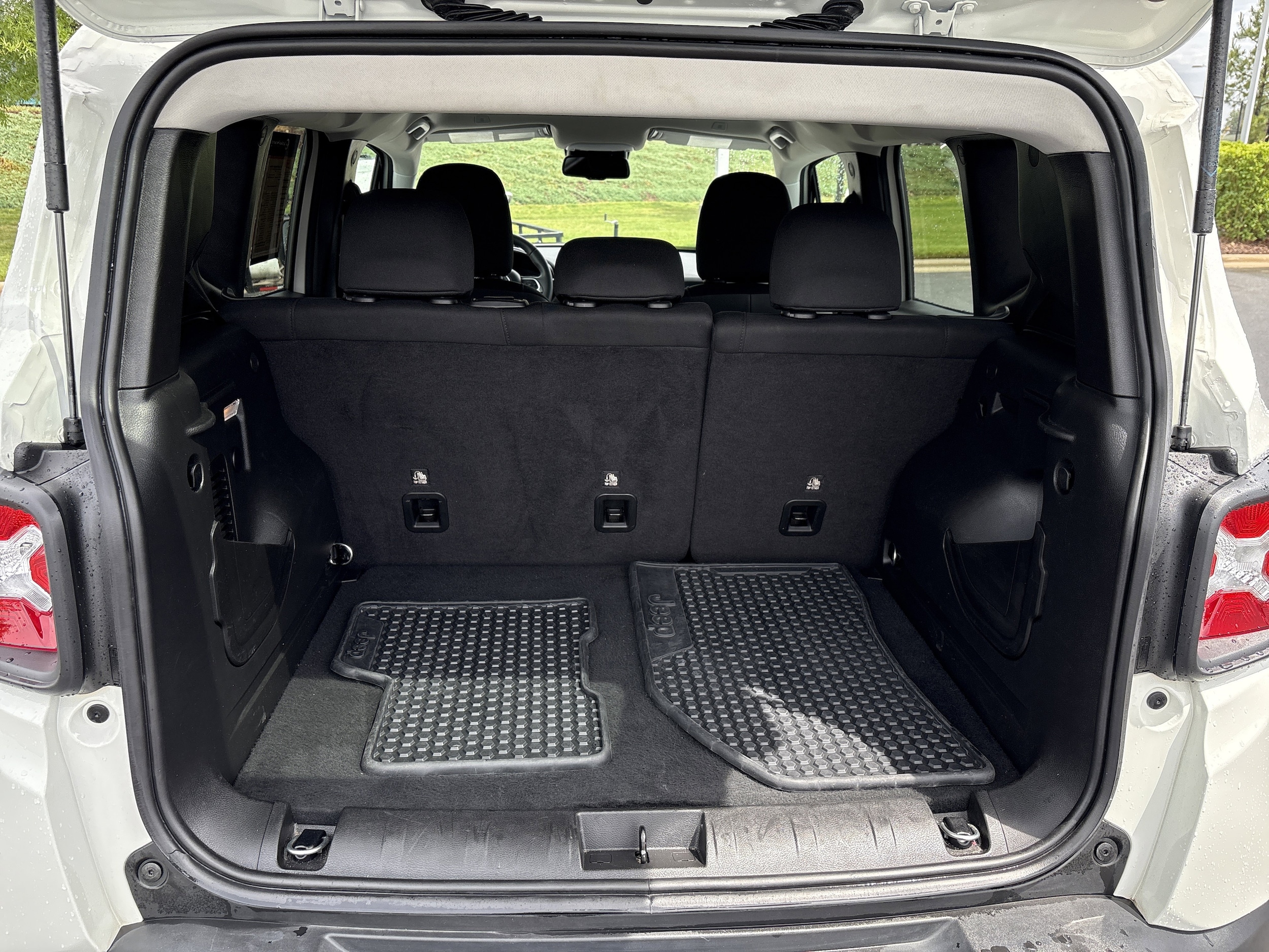 2023 Jeep Renegade Trailhawk photo 3