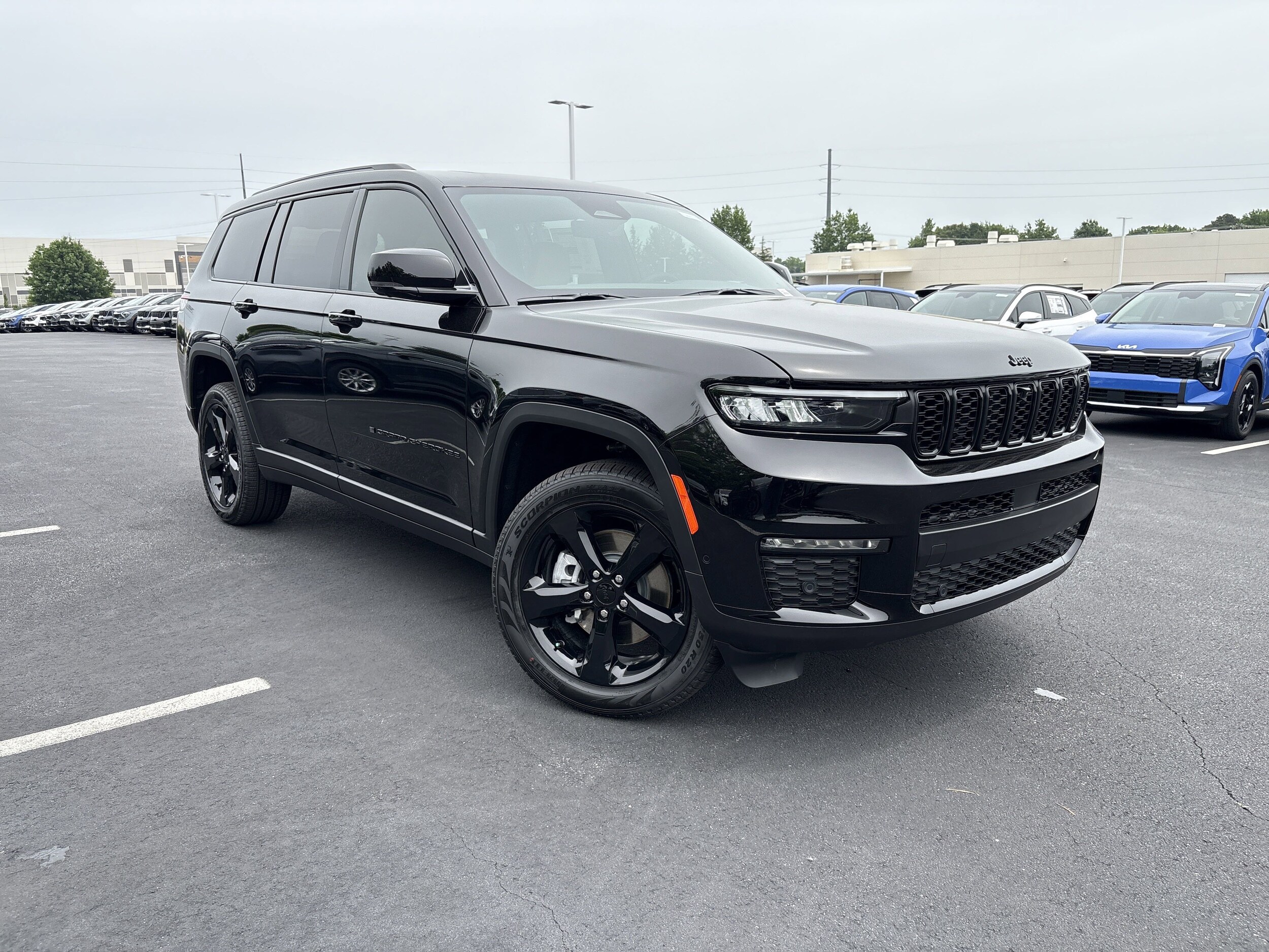 2025 Jeep Grand Cherokee Limited photo 2