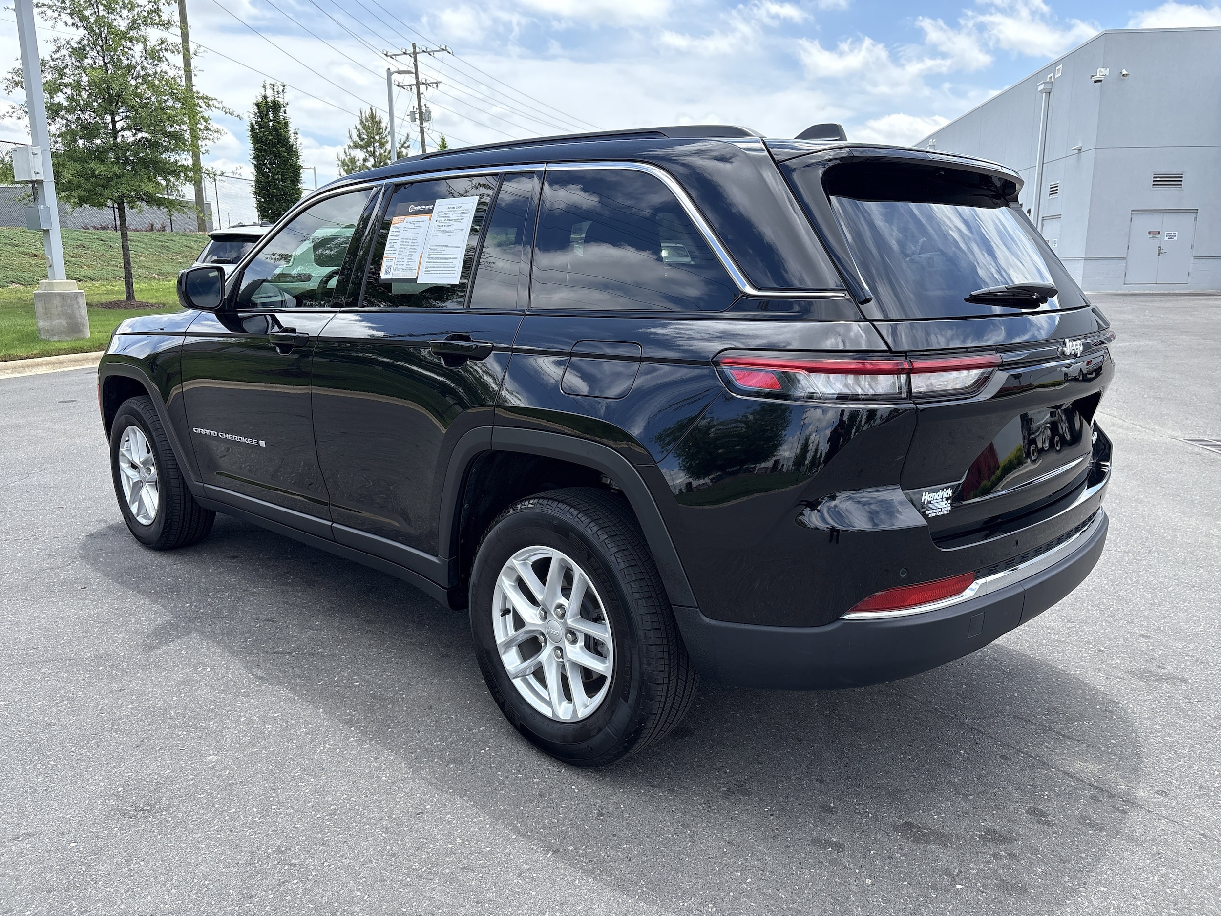 2025 Jeep Grand Cherokee Laredo X photo 5