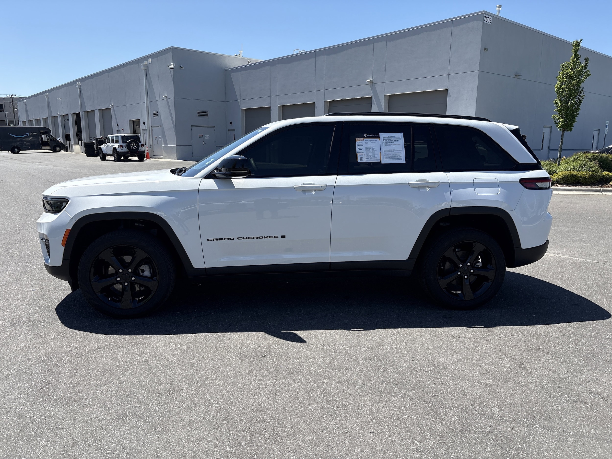 2024 Jeep Grand Cherokee Limited photo 4