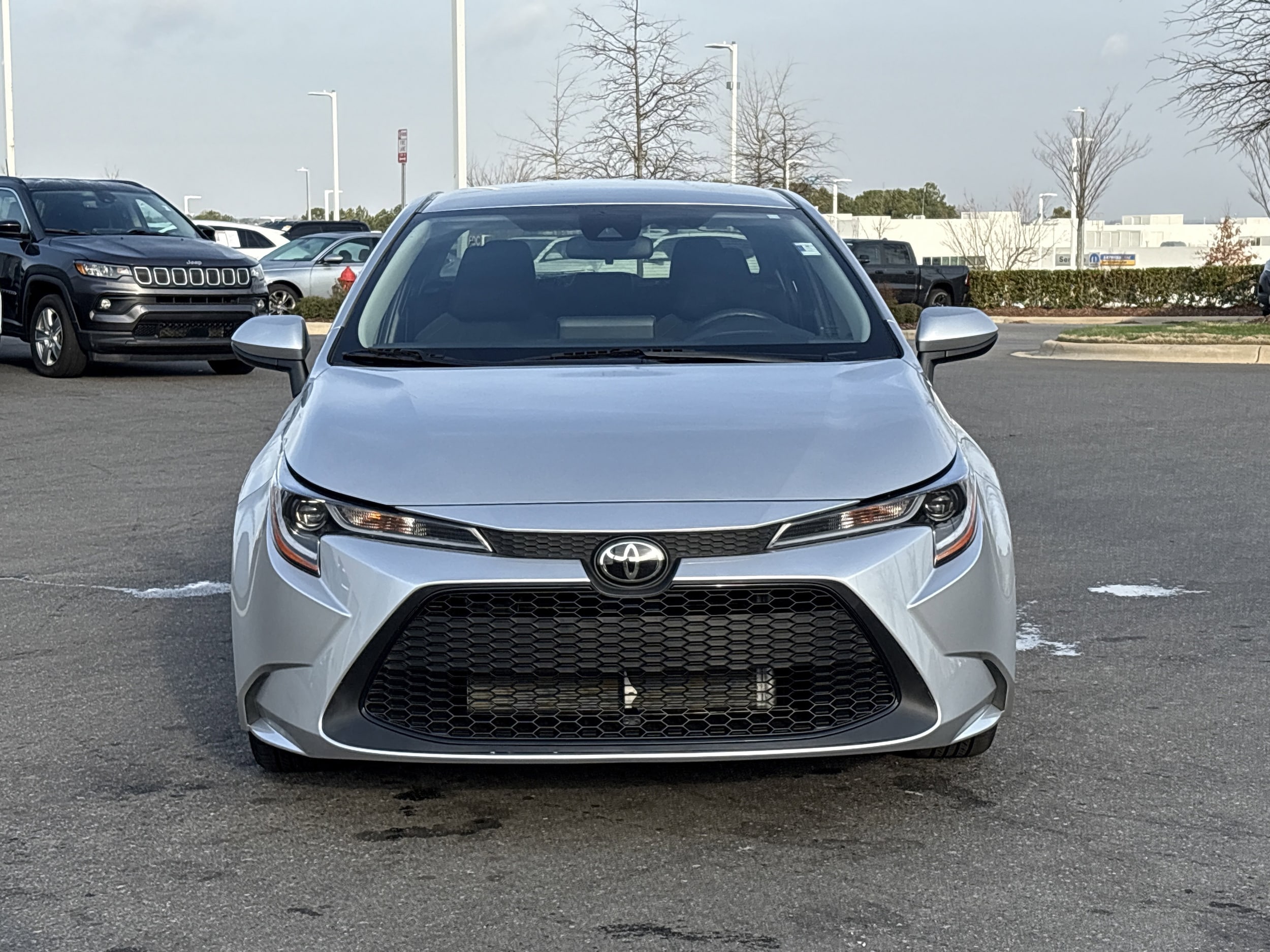 2022 Toyota Corolla LE photo 2