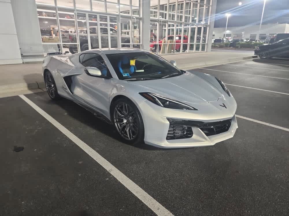 2023 Chevrolet Corvette Z06 3LZ photo 2