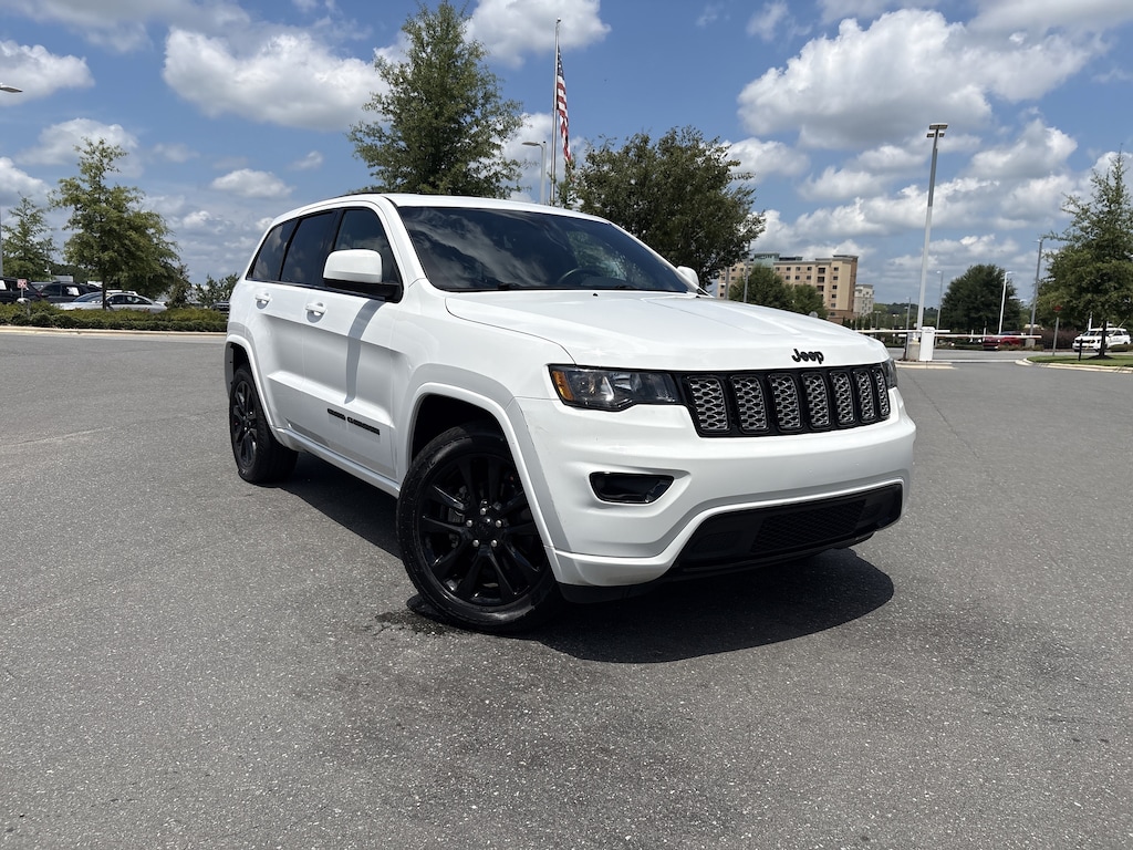 Used 2018 Jeep Grand Cherokee Altitude SUV