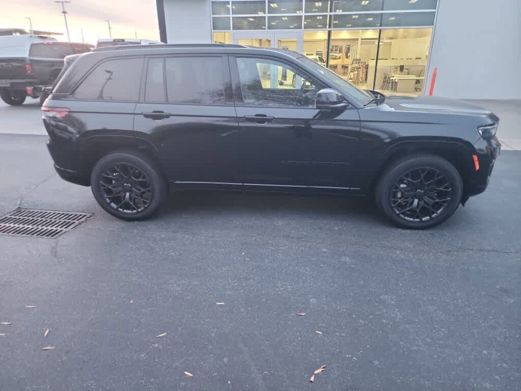 Used 2025 Jeep Grand Cherokee Summit SUV
