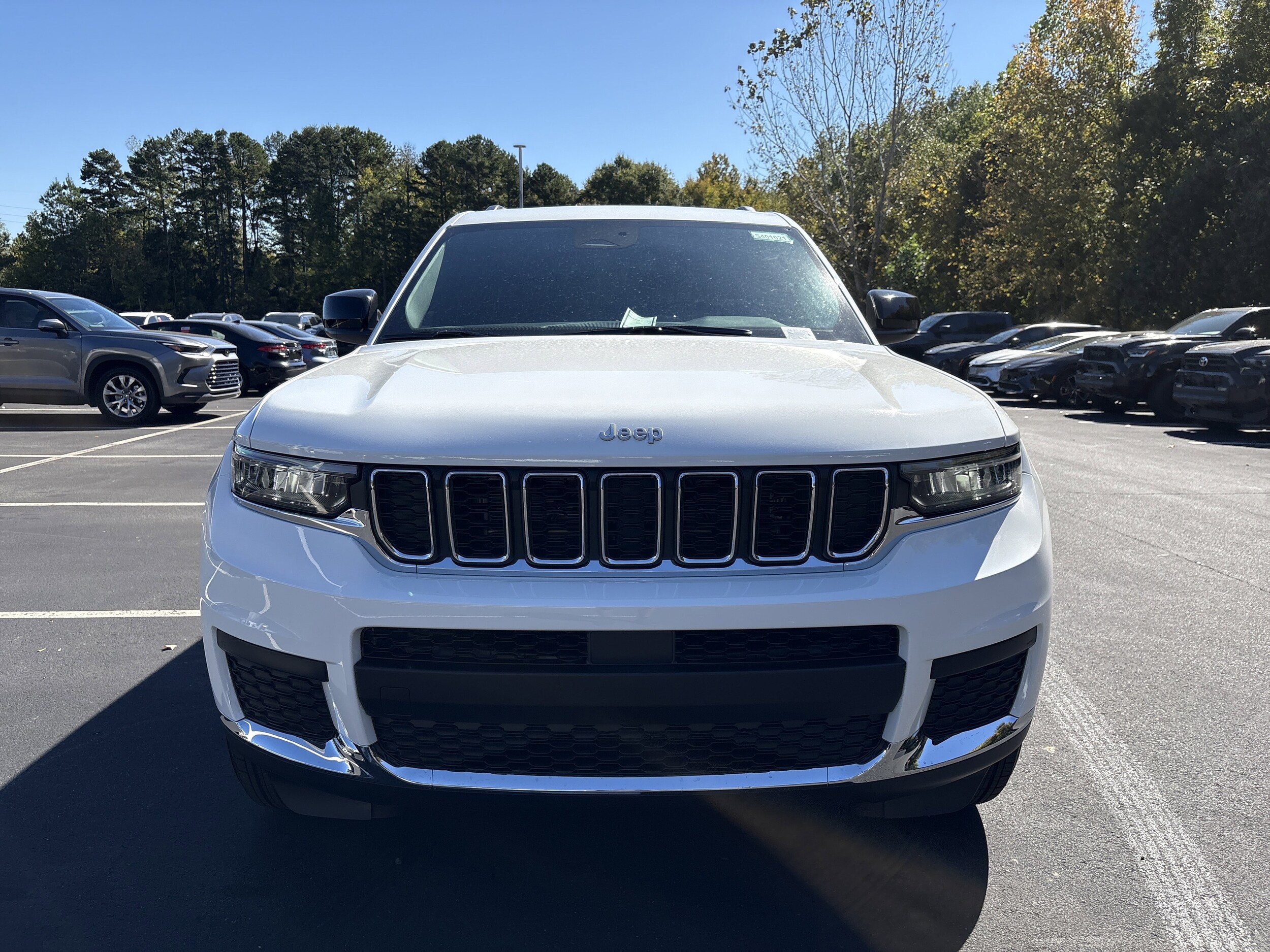 2025 Jeep Grand Cherokee Laredo X photo 2