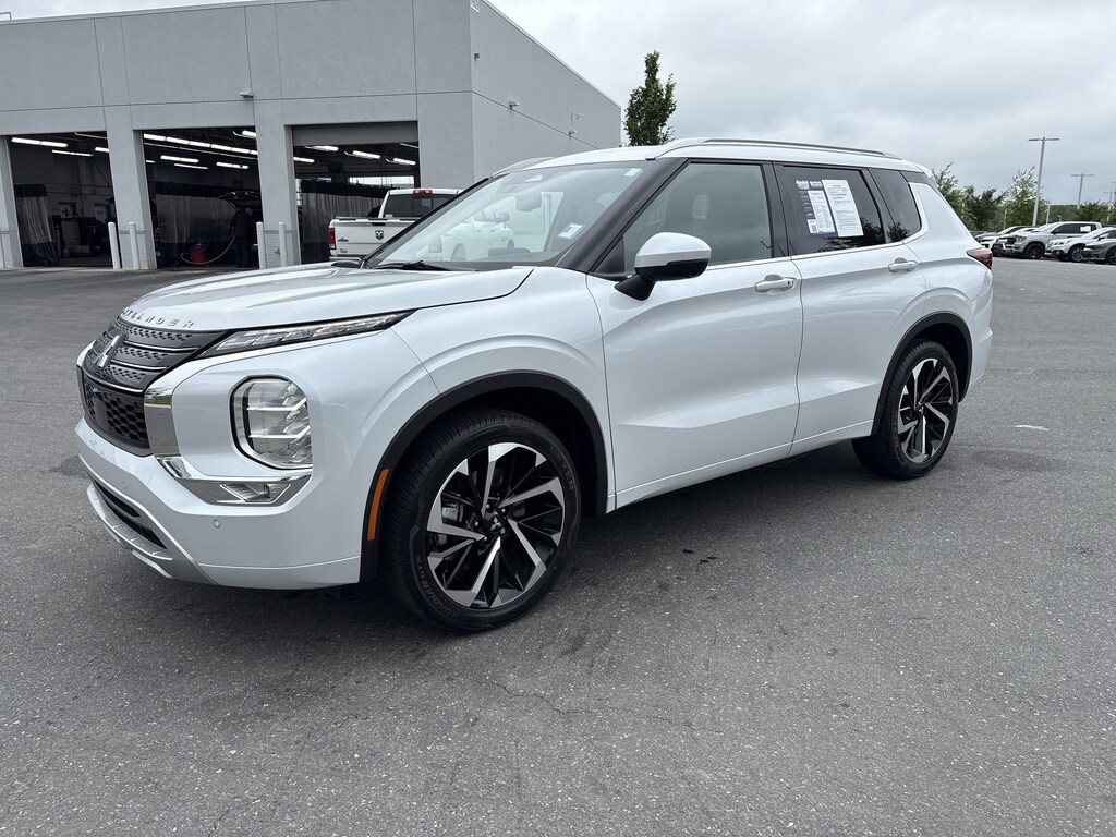Used 2023 Mitsubishi Outlander SEL SUV
