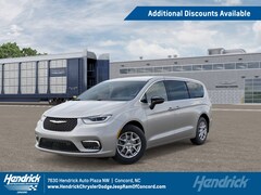 2026 Chrysler Pacifica Select Passenger Van