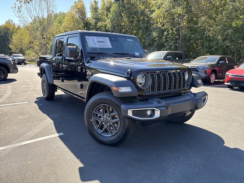 New 2025 Jeep Gladiator Sport S Pickup