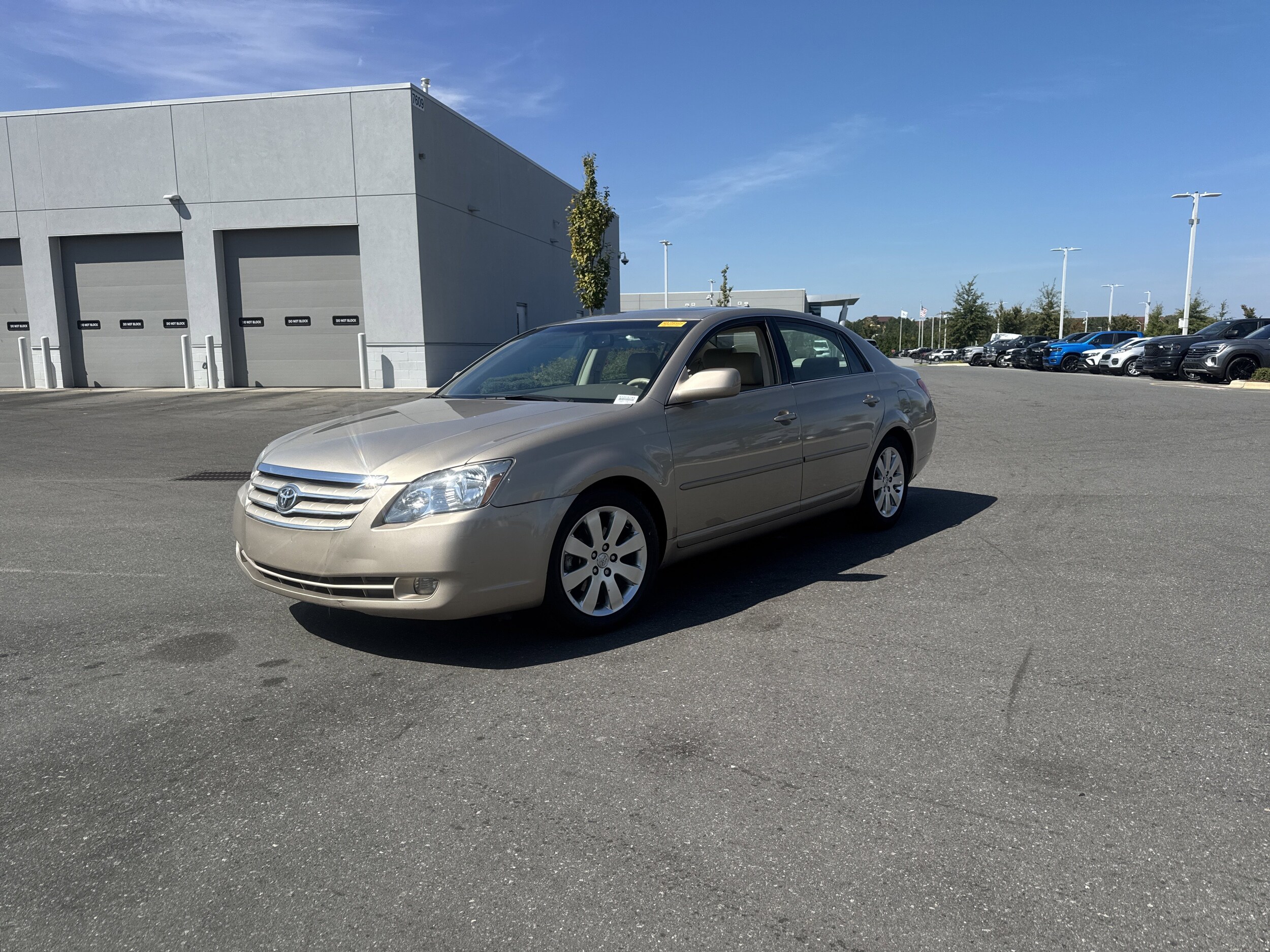 2007 Toyota Avalon Limited photo 3