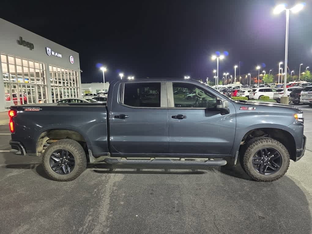2021 Chevrolet Silverado Trail Boss LT photo 2