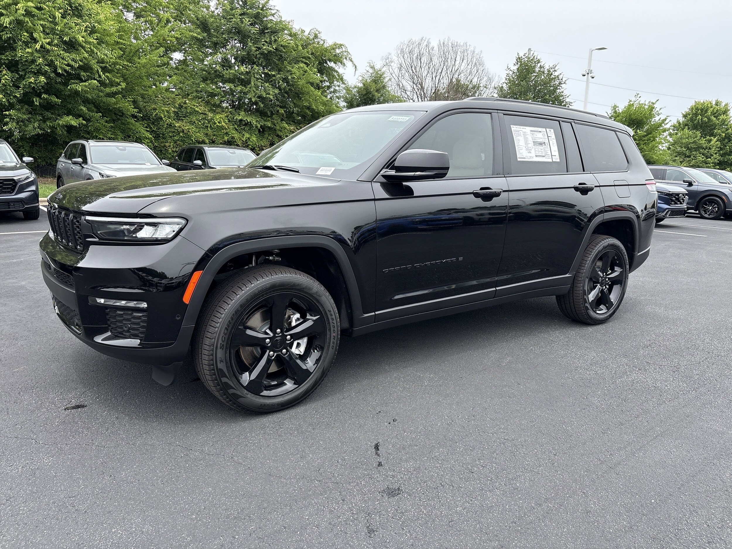 2025 Jeep Grand Cherokee Limited photo 4