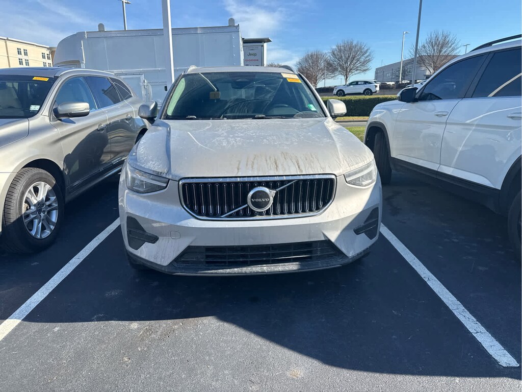 Used 2025 Volvo XC40 Core Bright Theme SUV
