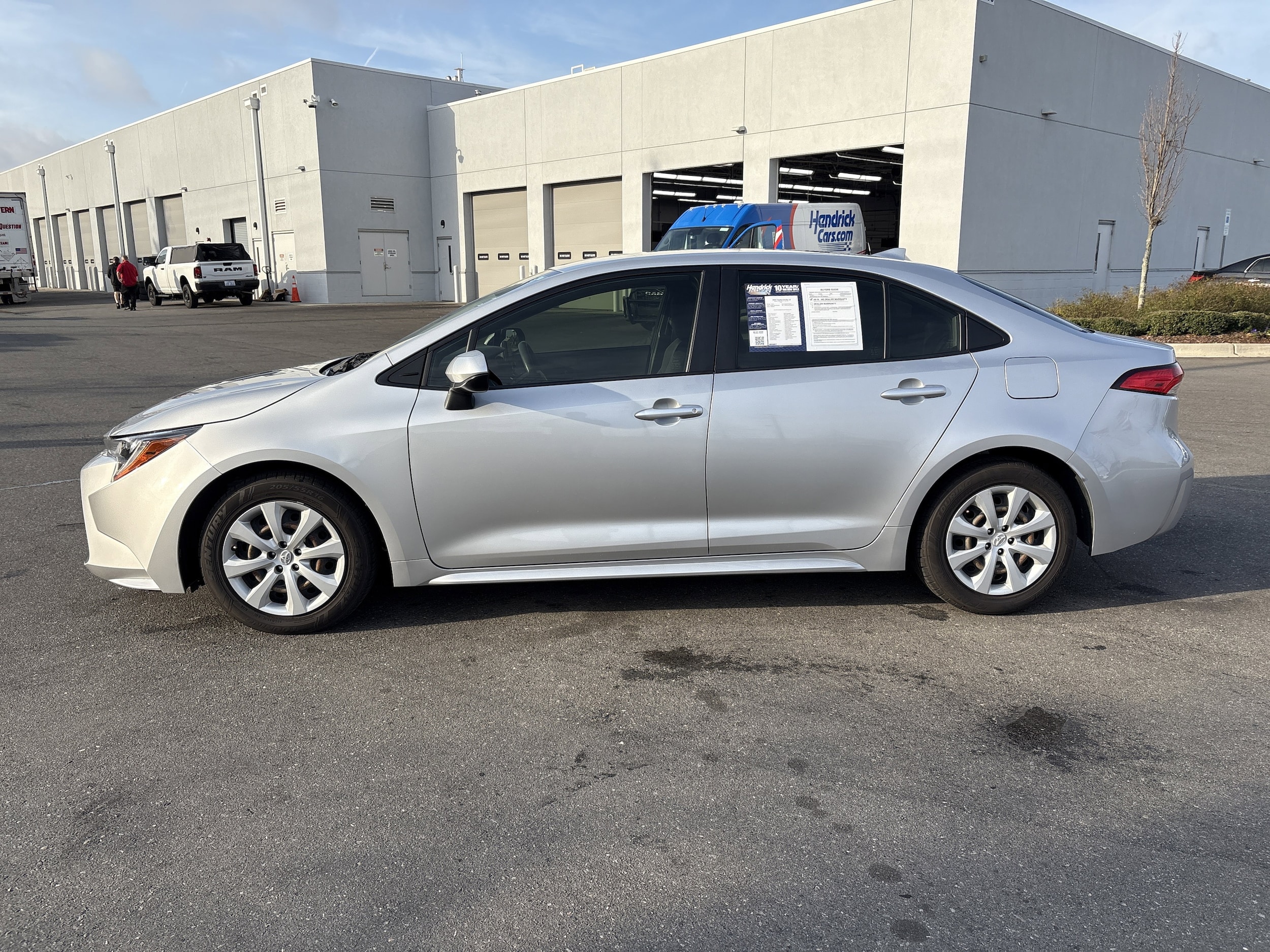 2022 Toyota Corolla LE photo 5