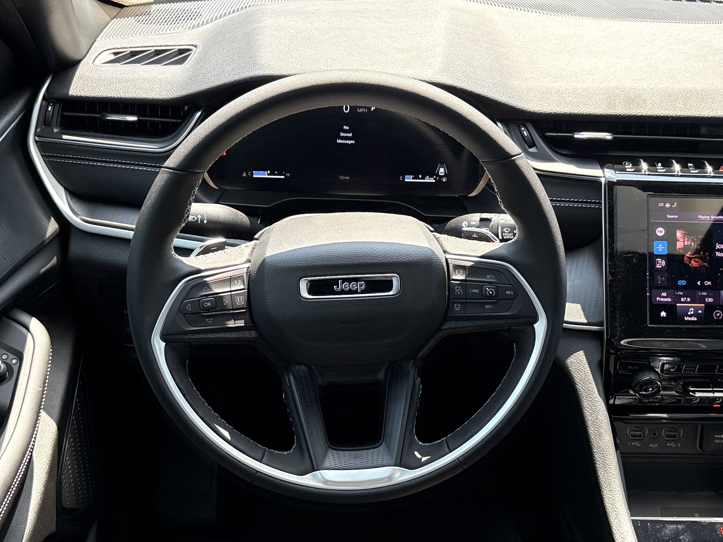 2025 Jeep Grand Cherokee Altitude X photo 2