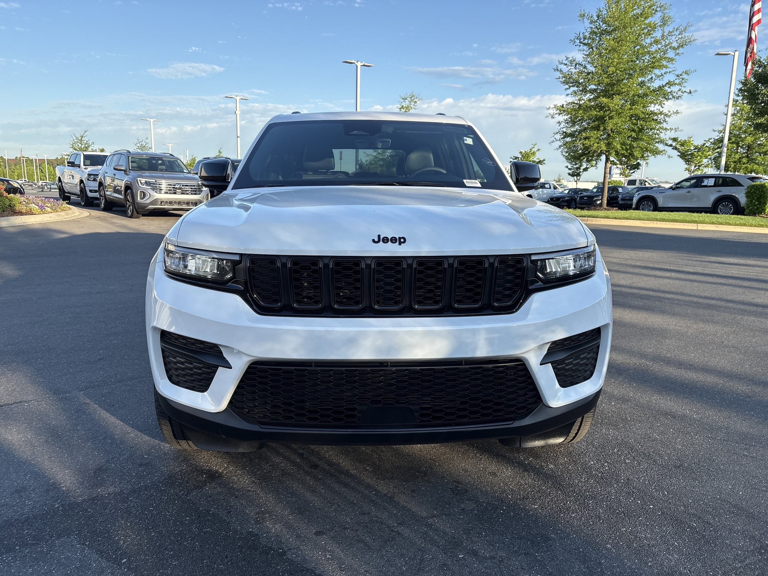 2025 Jeep Grand Cherokee Altitude X photo 2