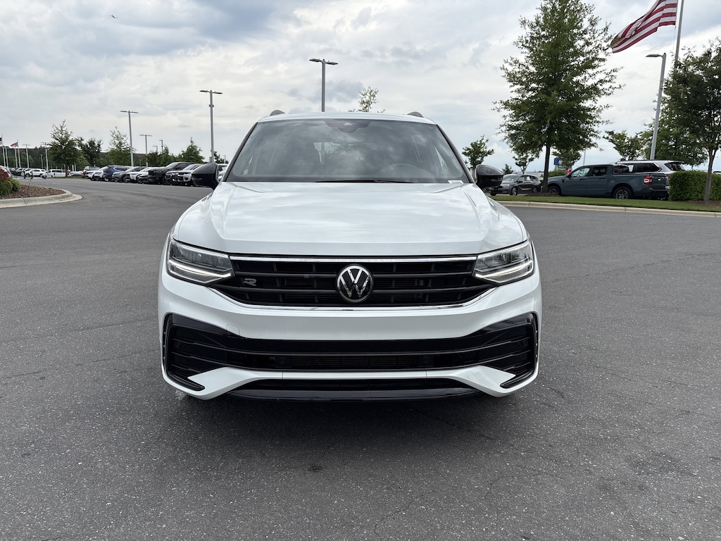 Used 2022 Volkswagen Tiguan SE R-Line Black SUV