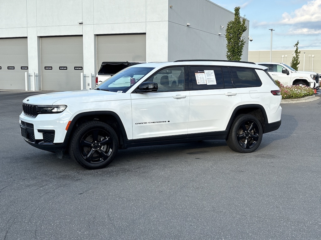 Used 2023 Jeep Grand Cherokee L Altitude SUV