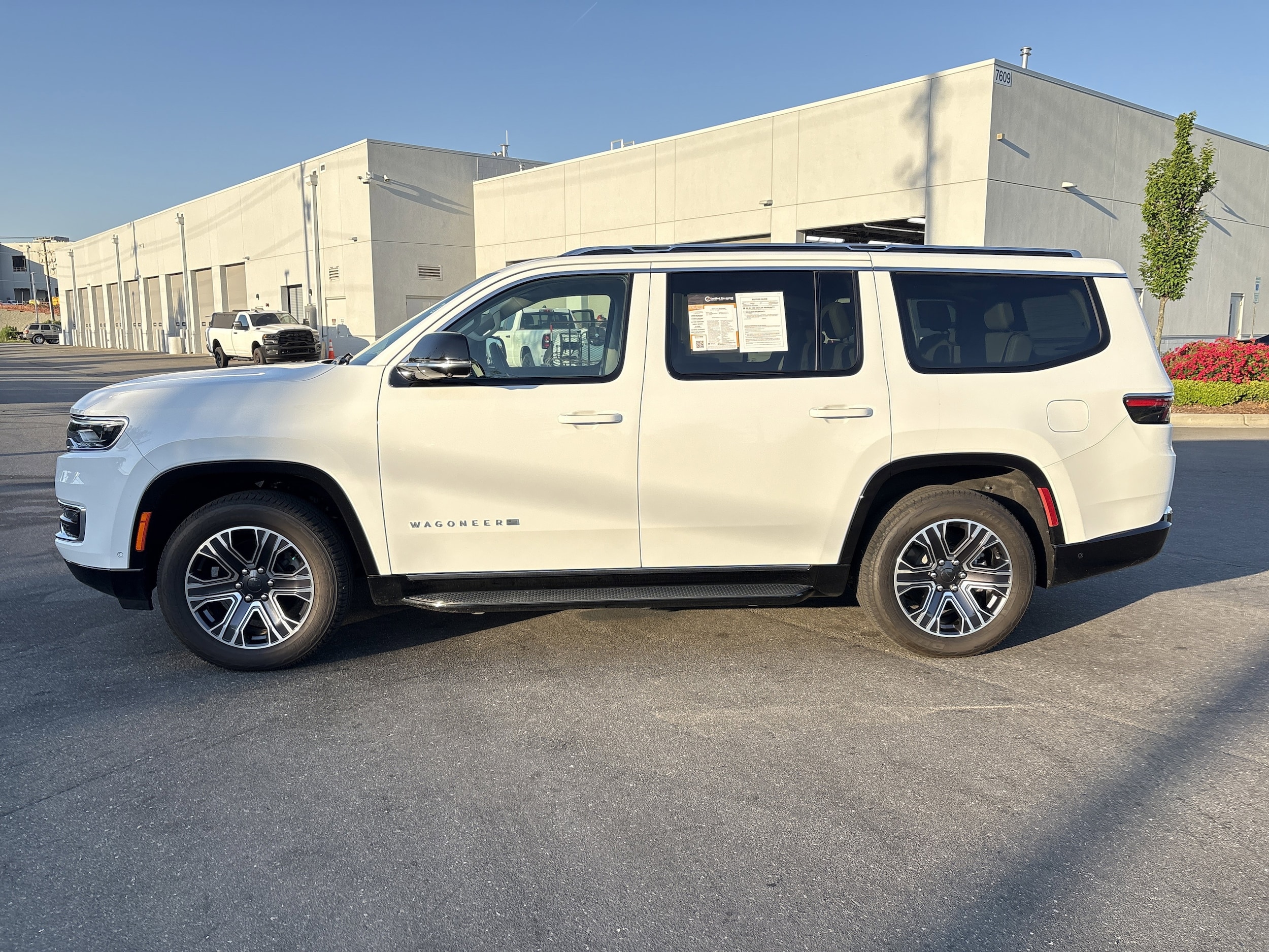 2024 Jeep Wagoneer photo 4